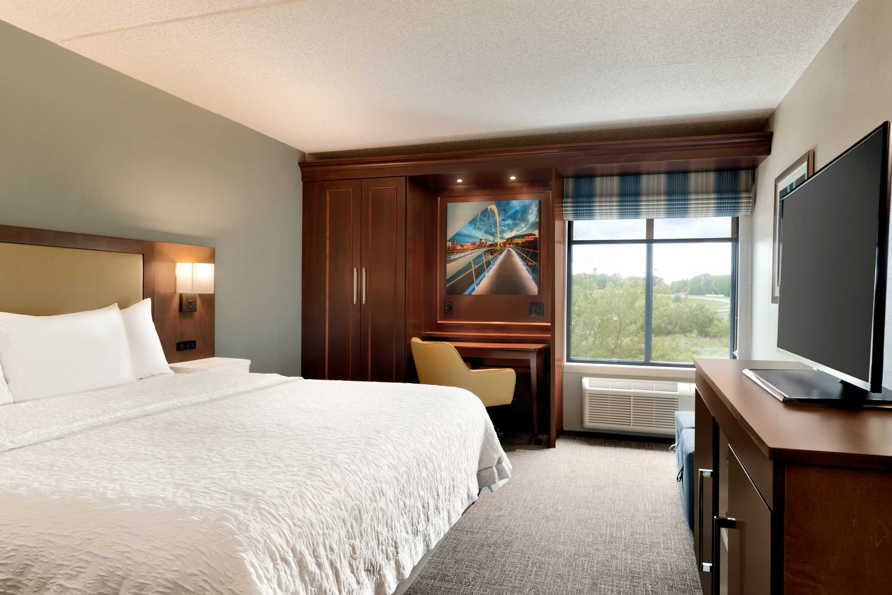 Gift card for Hampton Inn West Des Moines Lake Drive Gift card for Hampton Inn West Des Moines Lake Drive