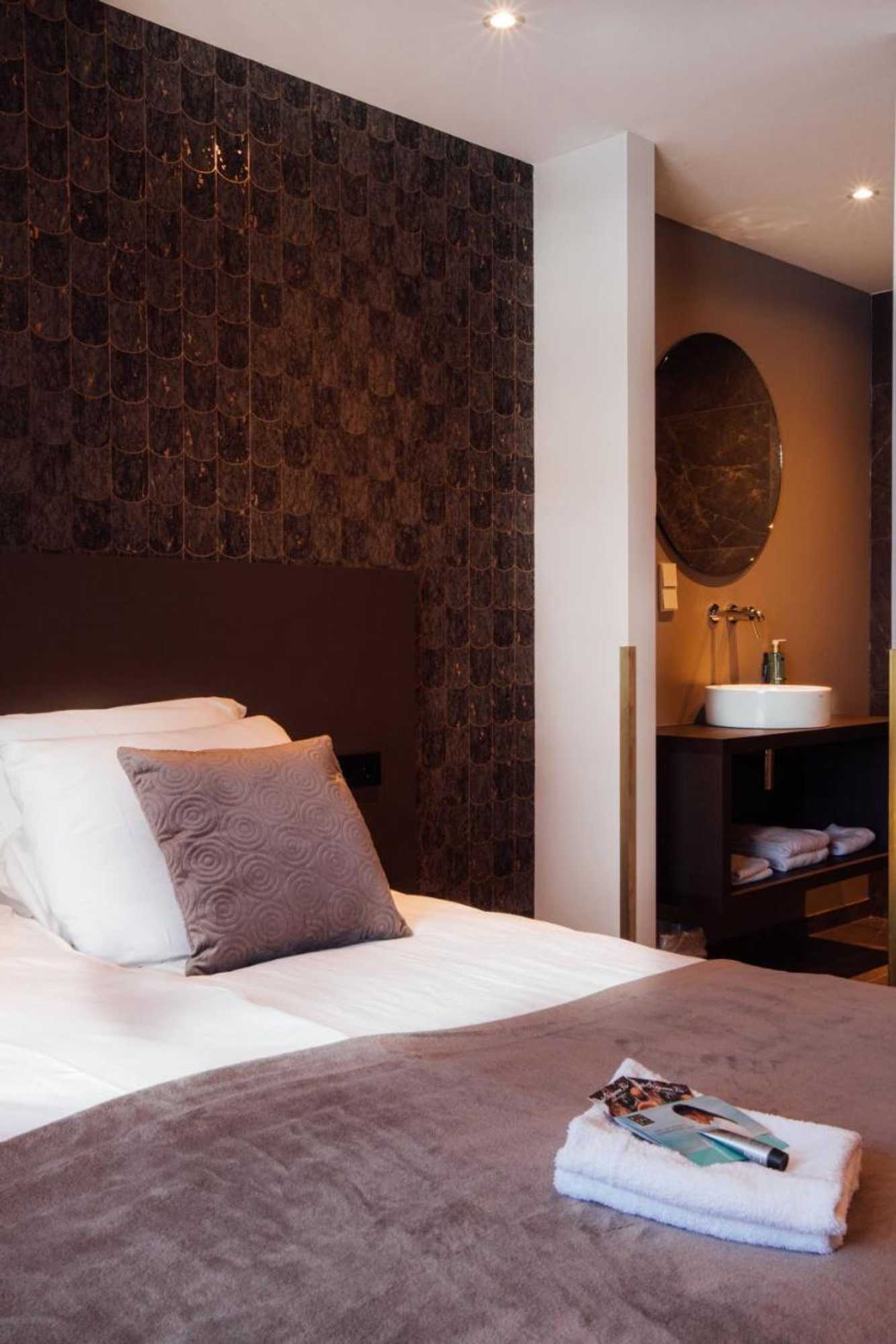 Gift card for Harbour Suites Boutique Hotel Gift card for Harbour Suites Boutique Hotel