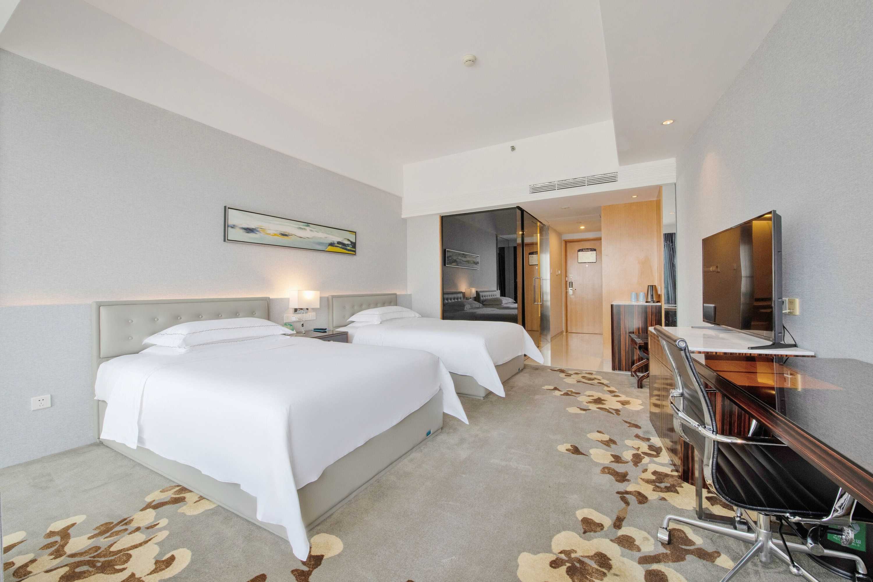 Gift card for Huaqiang Plaza Hotel Shenzhen, Enjoy Complimentary Mini Bar & Night Snack, Add Breakfast - Enjoy Complimentary Afternoon Tea Gift card for Huaqiang Plaza Hotel Shenzhen, Enjoy Complimentary Mini Bar & Night Snack, Add Breakfast - Enjoy Complimentary Afternoon Tea