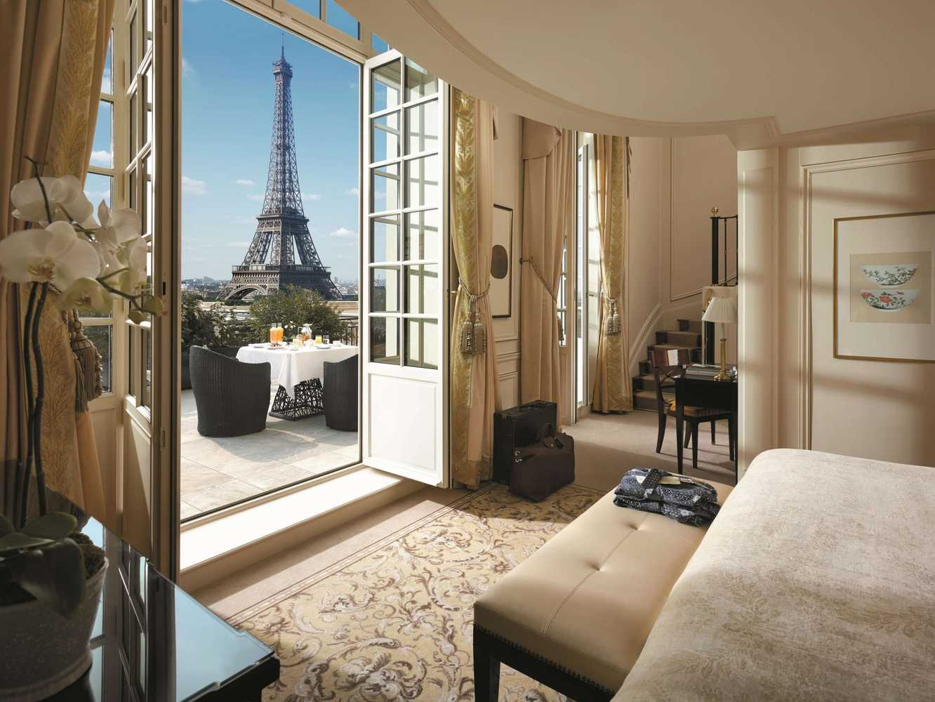 Gift card for Shangri-La Paris