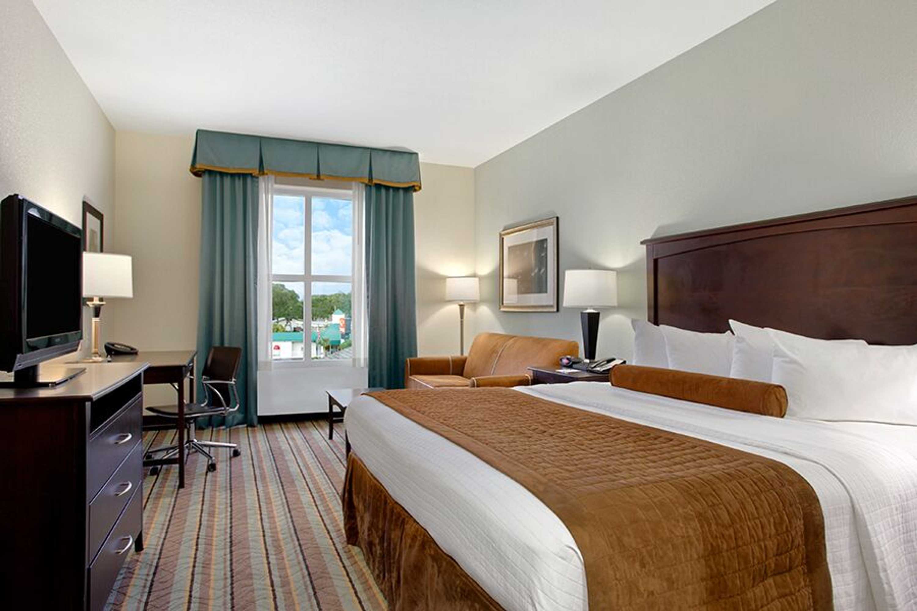 Gift card for Best Western Plus Chain of Lakes Inn & Suites Gift card for Best Western Plus Chain of Lakes Inn & Suites