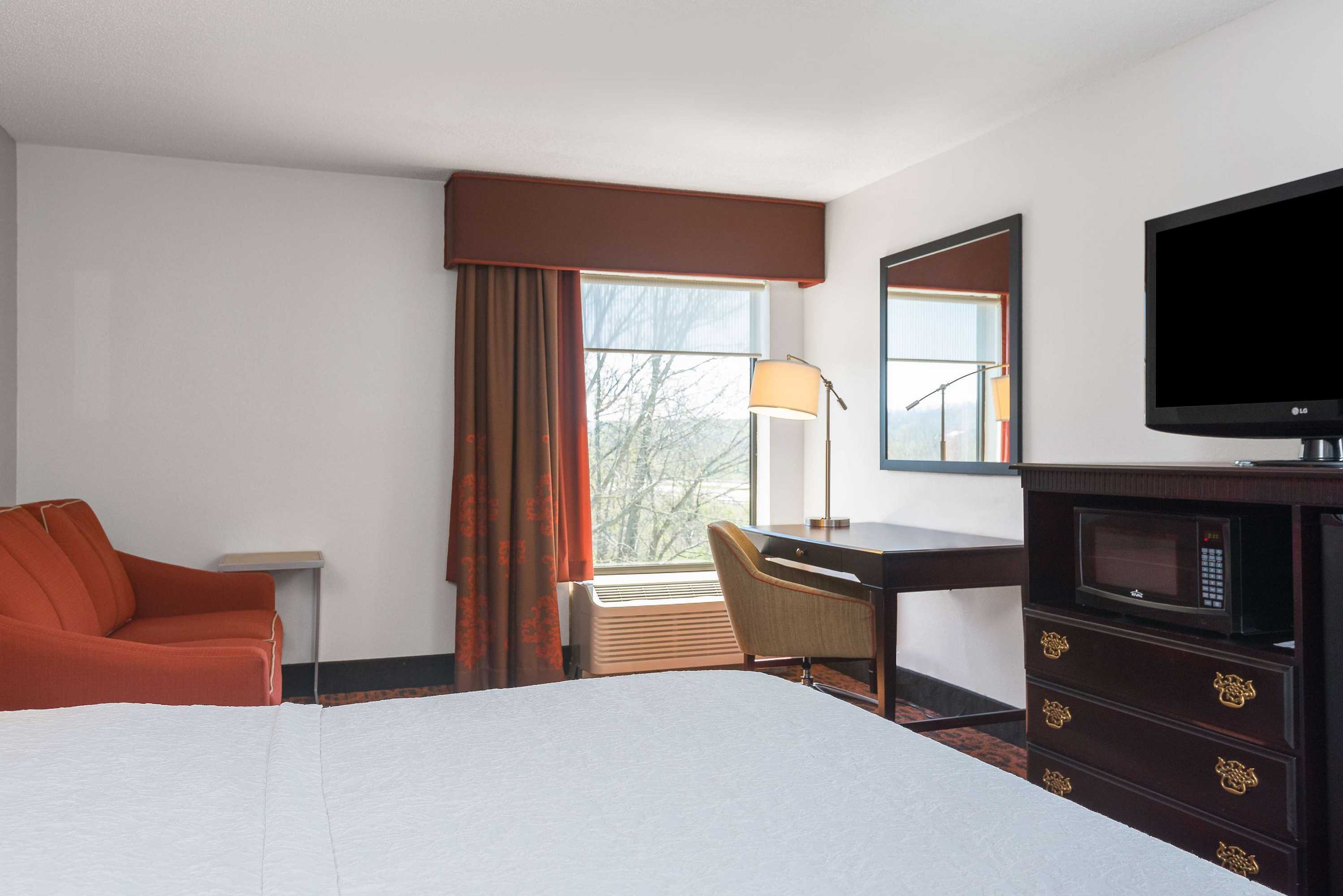 Gift card for Hampton Inn Parkersburg-Mineral Wells Gift card for Hampton Inn Parkersburg-Mineral Wells