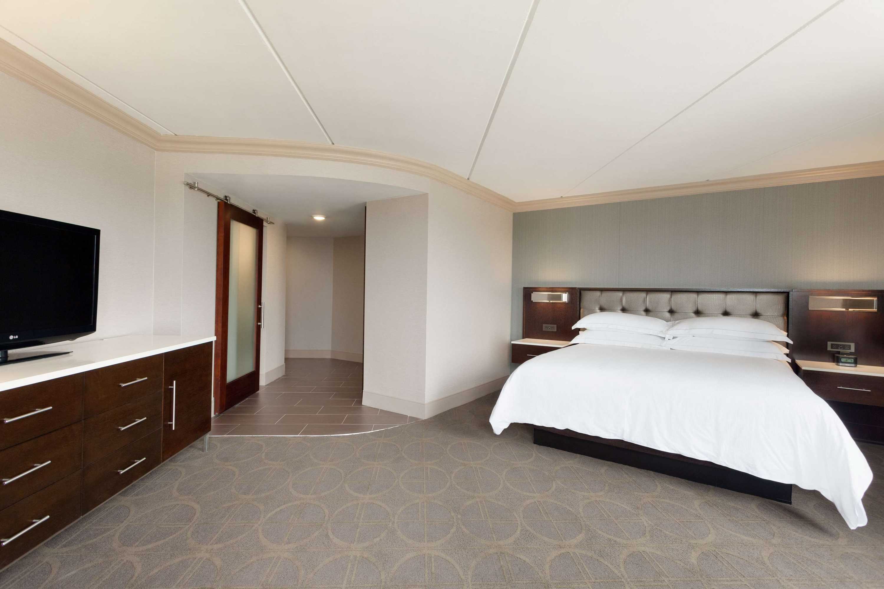 Gift card for Hilton Philadelphia City Avenue Gift card for Hilton Philadelphia City Avenue