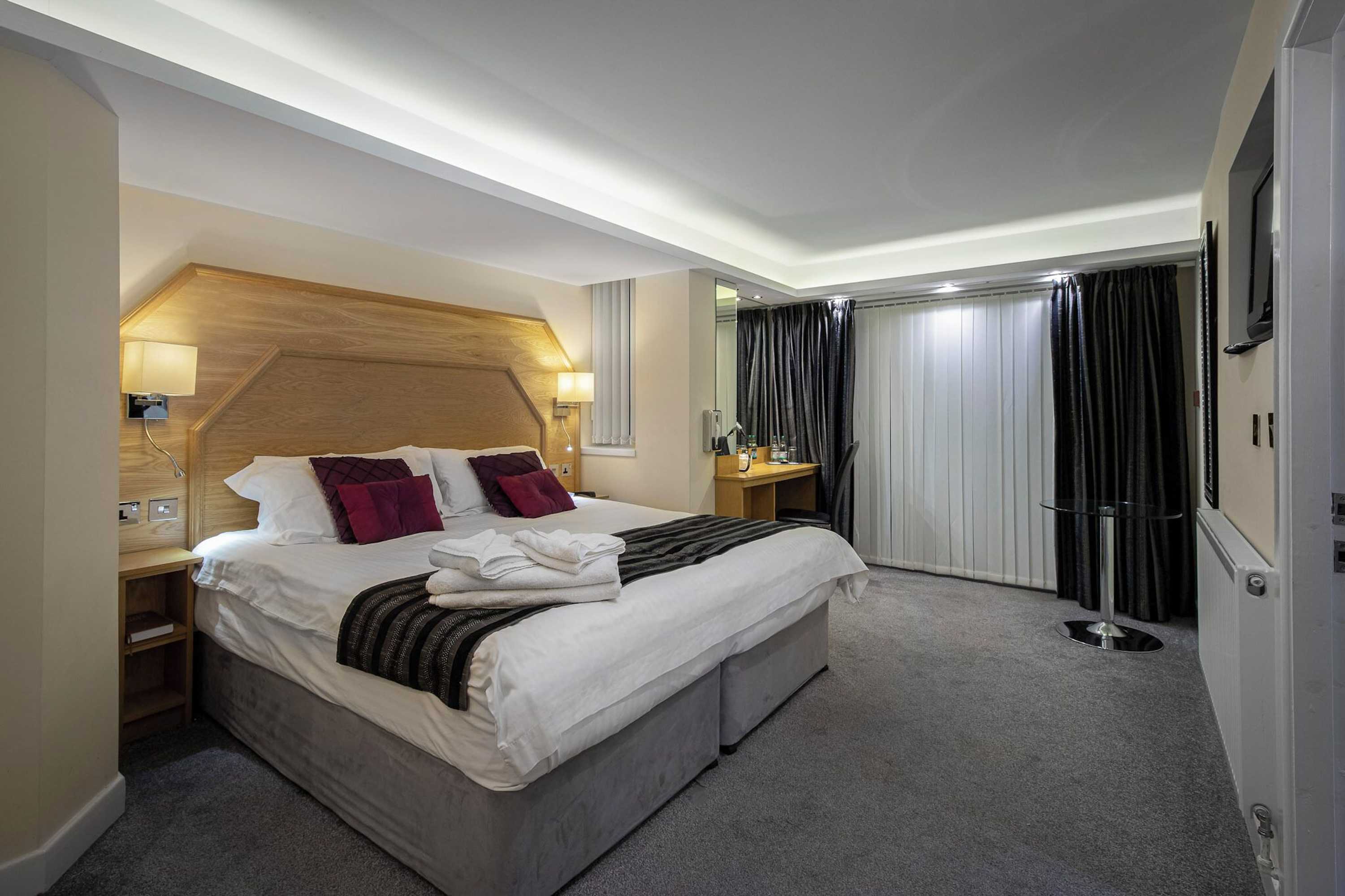 Gift card for Queens Mansions: Lakeland Suite