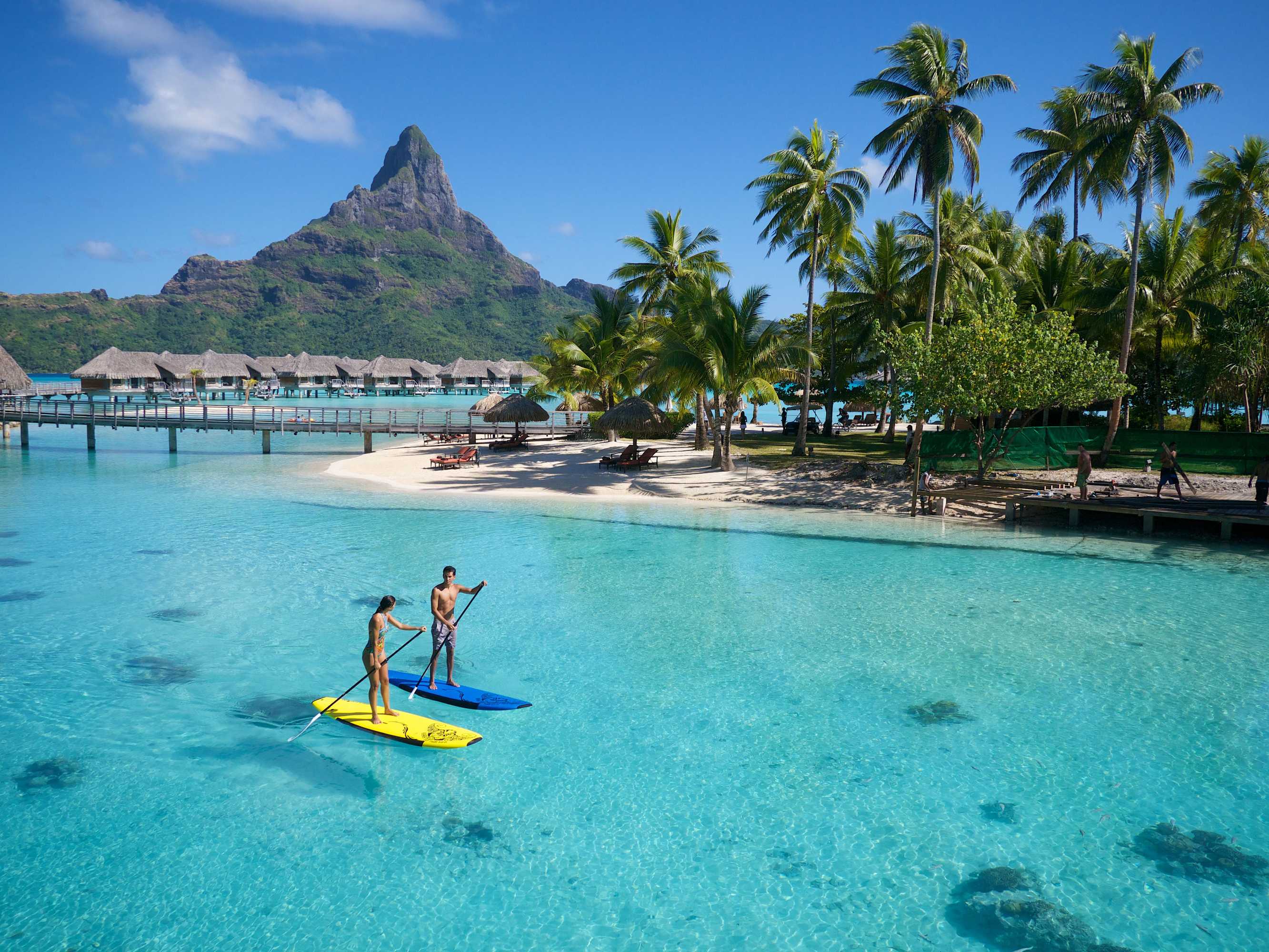 Фото пляжа бора бора. Бора Бора на Таити. Bora Bora Франция. Бора Бора INTERCONTINENTAL. Бора Бора туристы.