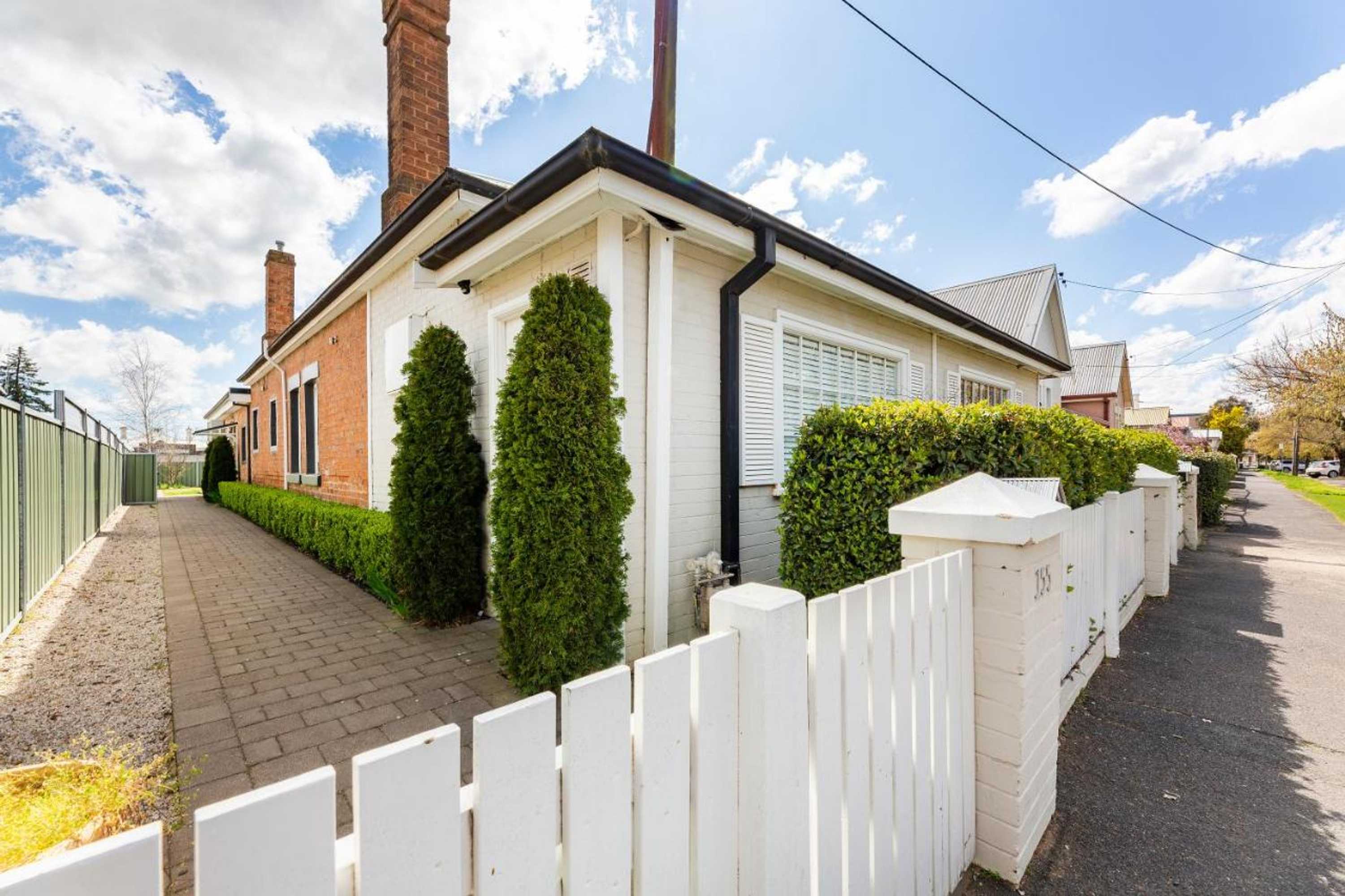 Gift card for The Edward Townhouse 155 - Steps to Town