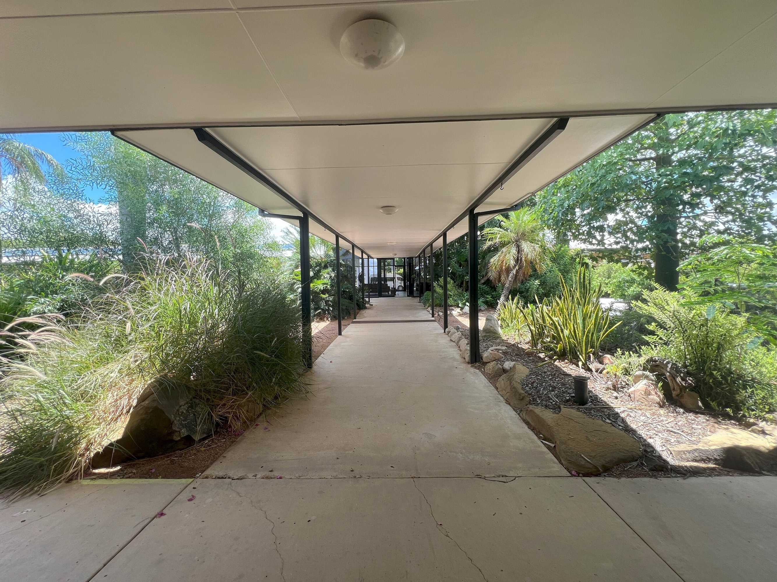 Gift card for Albert Park Motor Inn-King Beds-Pool-Shaded Parking Gift card for Albert Park Motor Inn-King Beds-Pool-Shaded Parking