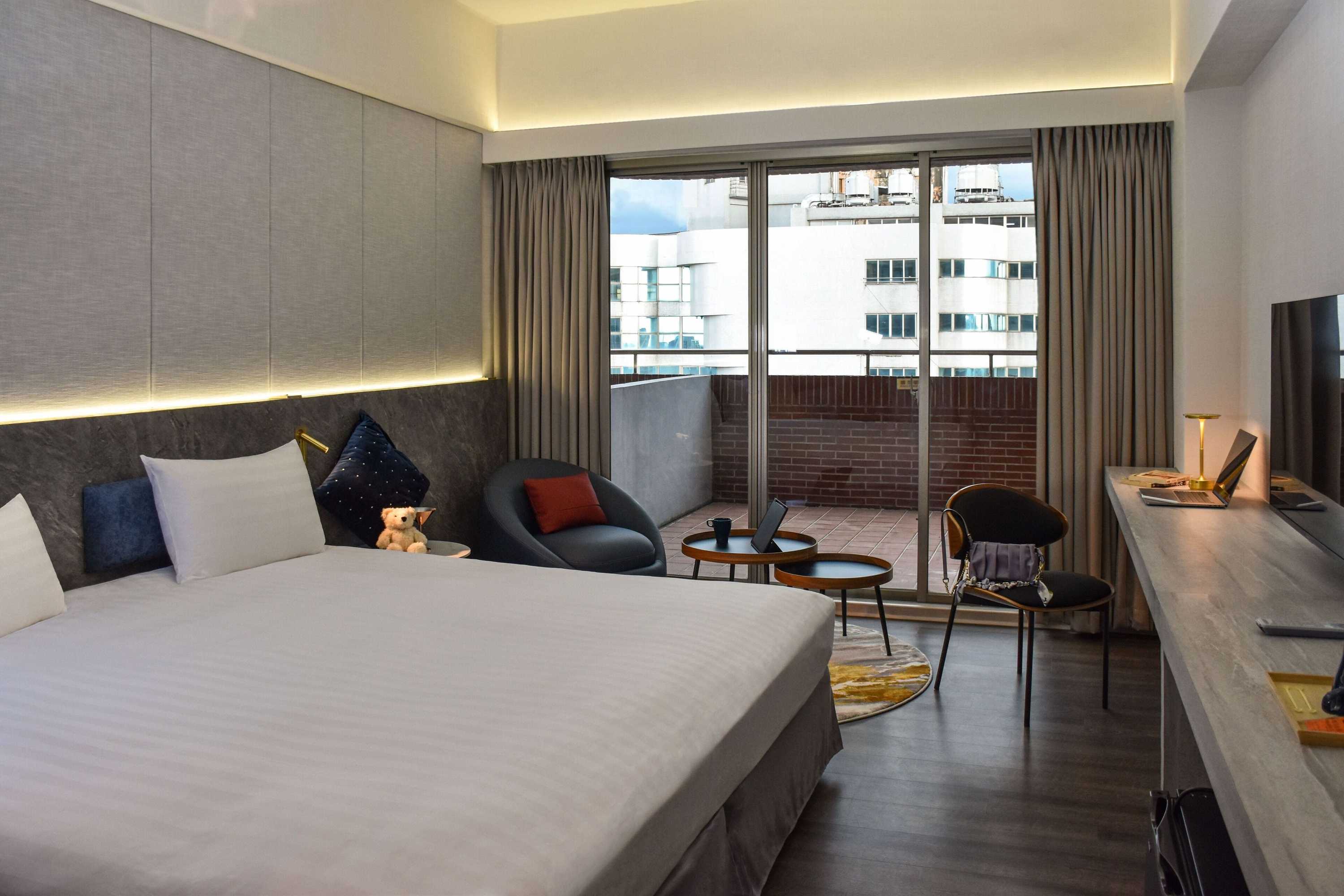 Gift card for Metro Hotel - Howard Group