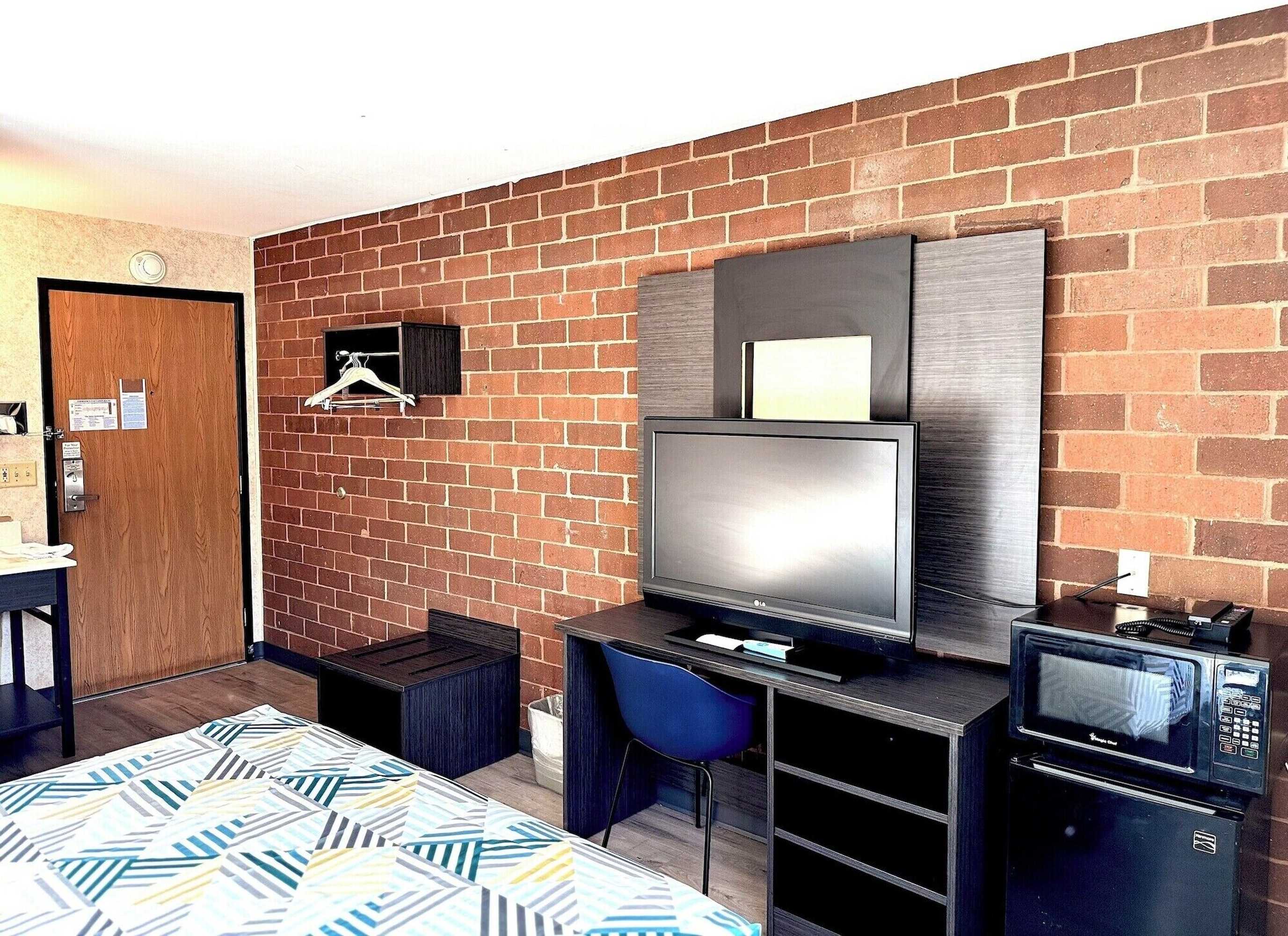 Gift card for Motel 6 Eau Claire, WI