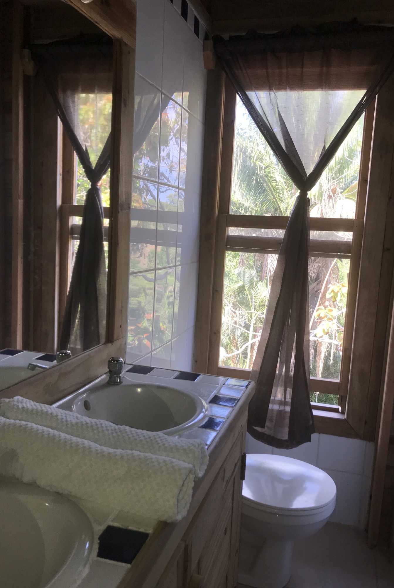 Gift card for Roatan Bed & Breakfast Apartments Gift card for Roatan Bed & Breakfast Apartments