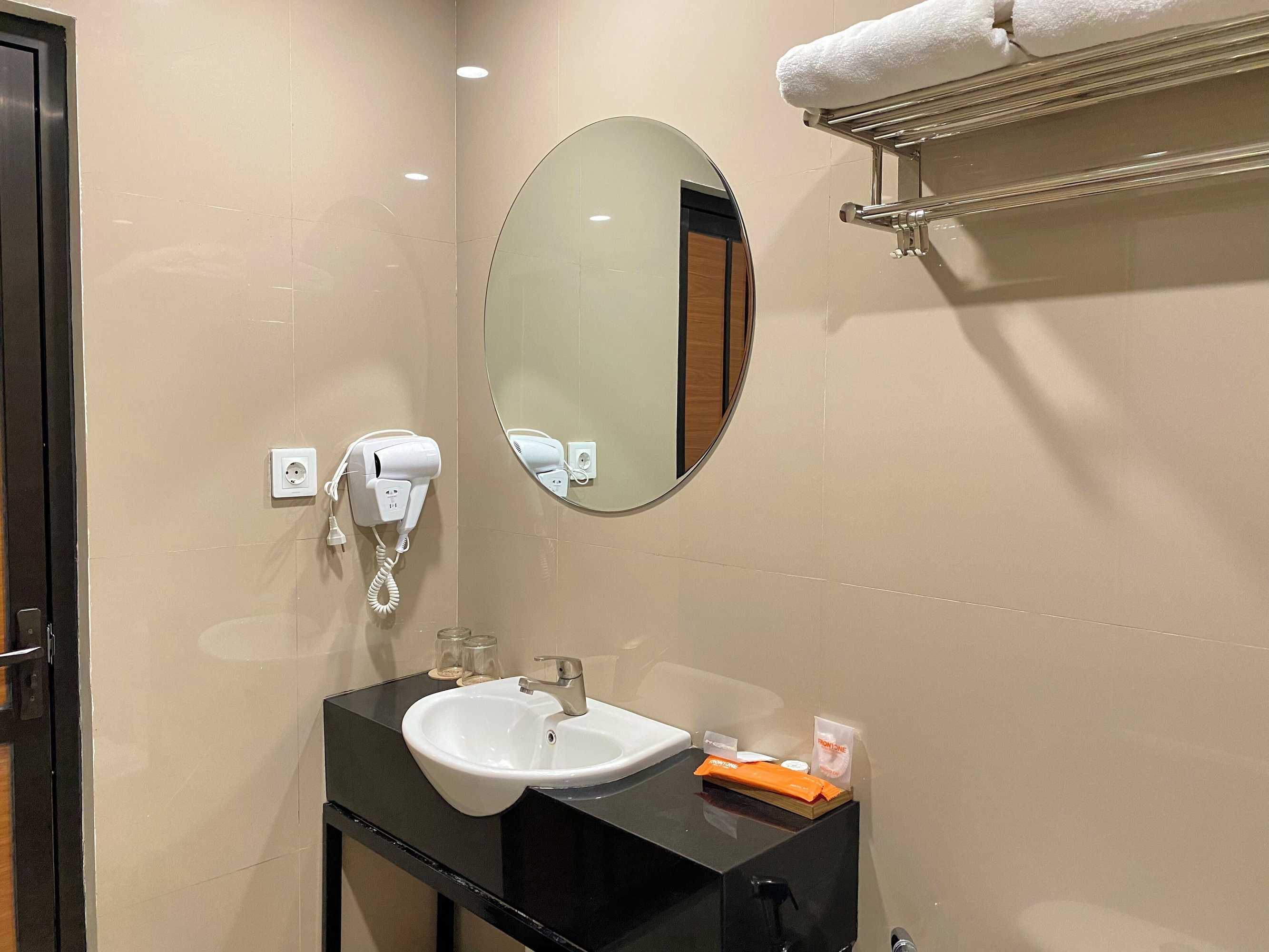 Gift card for Front One Hotel Gombong Gift card for Front One Hotel Gombong