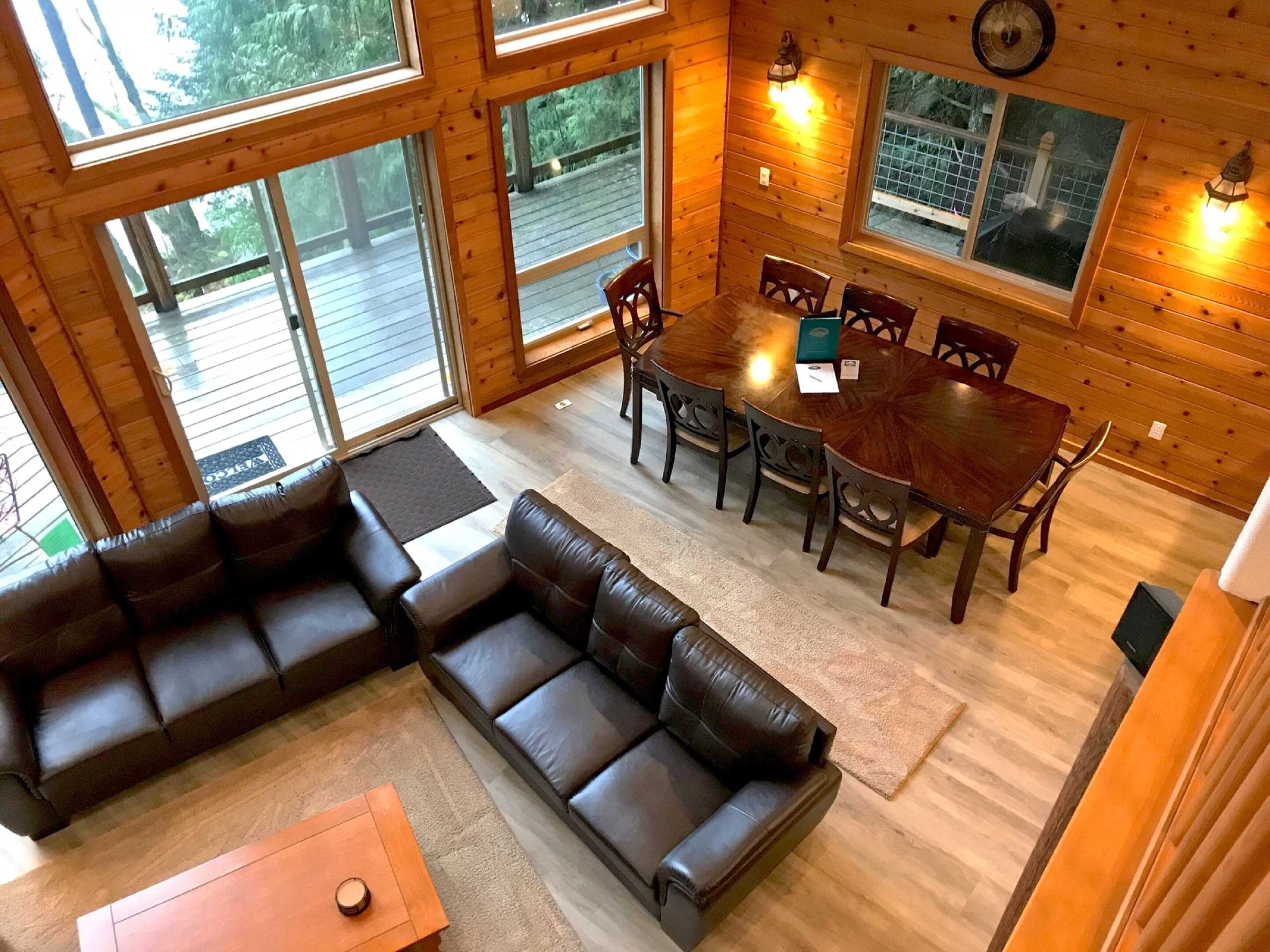 Gift card for 83mf - Lakeside - Hot Tub - Wifi - Bbq - Dock - Sleeps 4 NO Pets Gift card for 83mf - Lakeside - Hot Tub - Wifi - Bbq - Dock - Sleeps 4 NO Pets