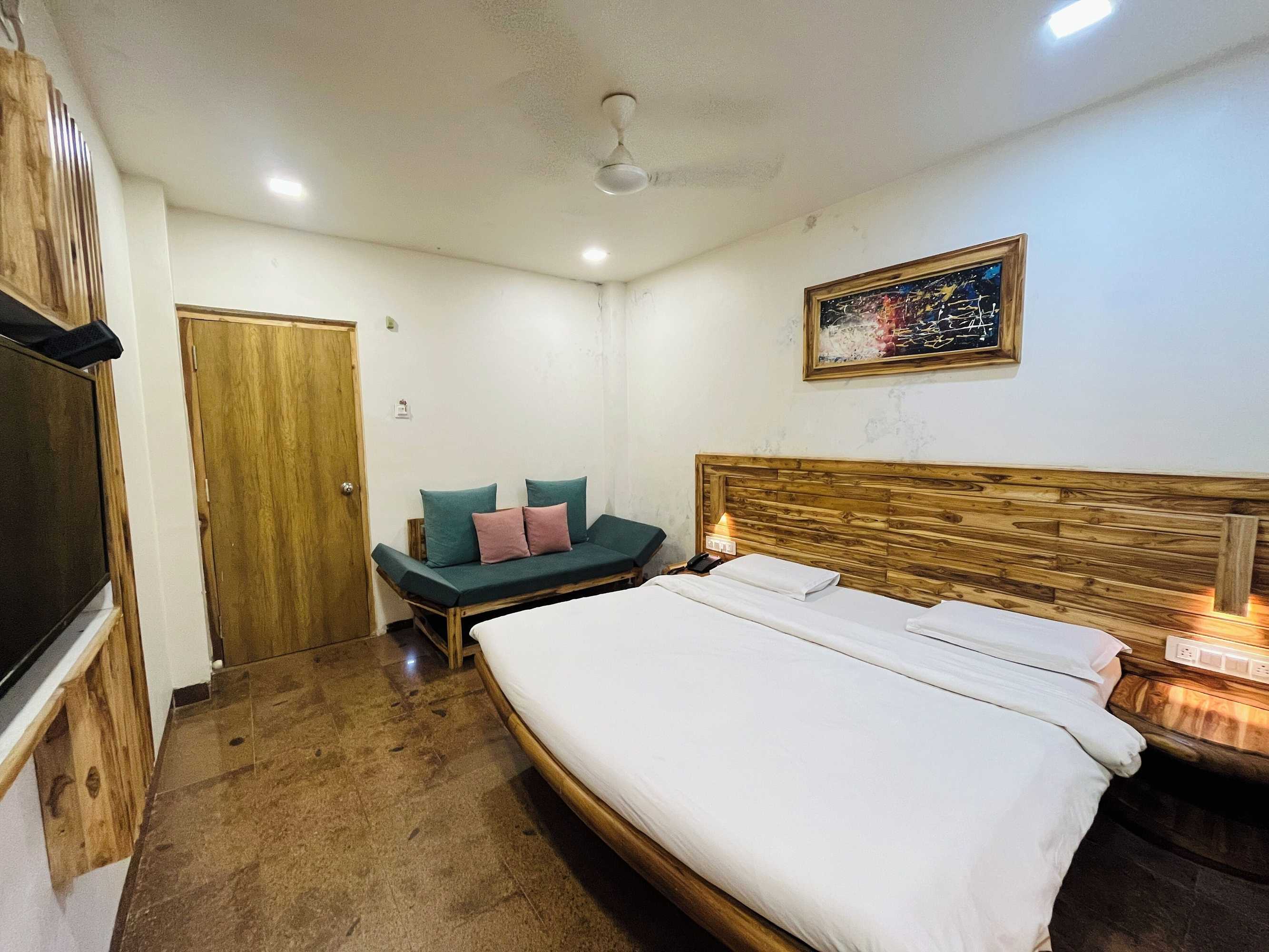 Gift card for Hotel Shripad Continental Gift card for Hotel Shripad Continental