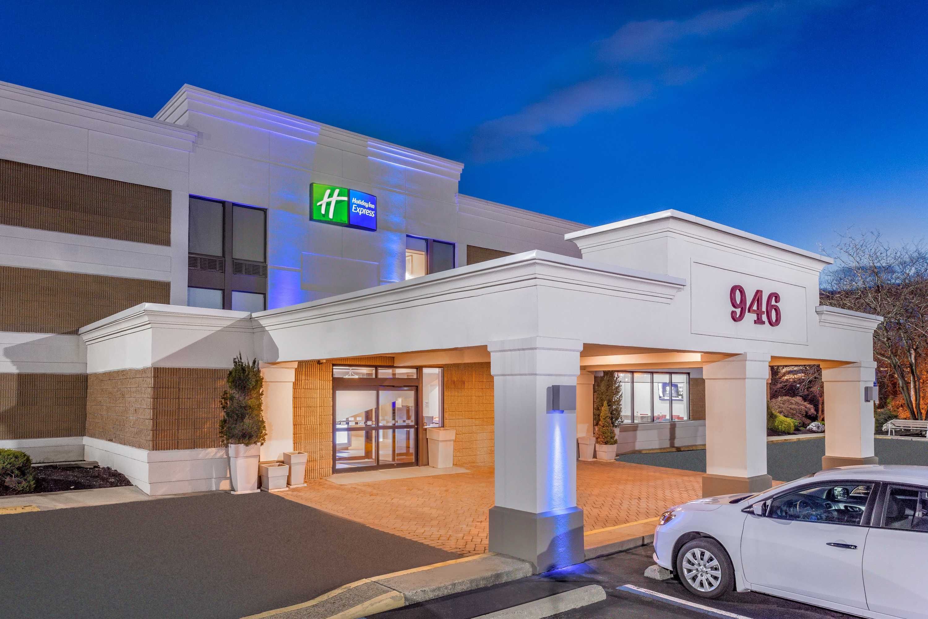 Gift card for Holiday Inn Express Ramsey-Mahwah by Ihg Gift card for Holiday Inn Express Ramsey-Mahwah by Ihg