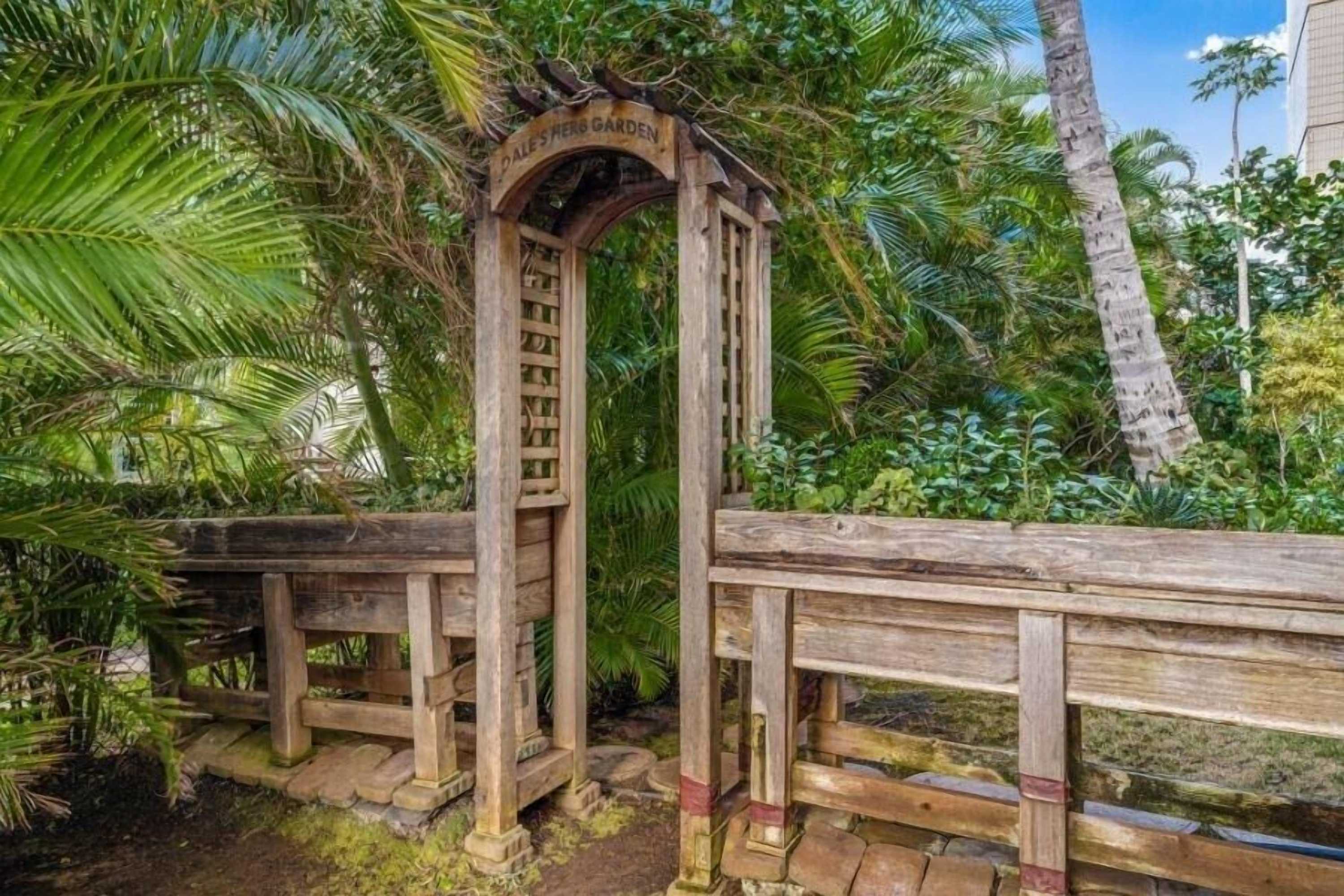 Gift card for Kamaole Nalu Oceanfront Resort Gift card for Kamaole Nalu Oceanfront Resort