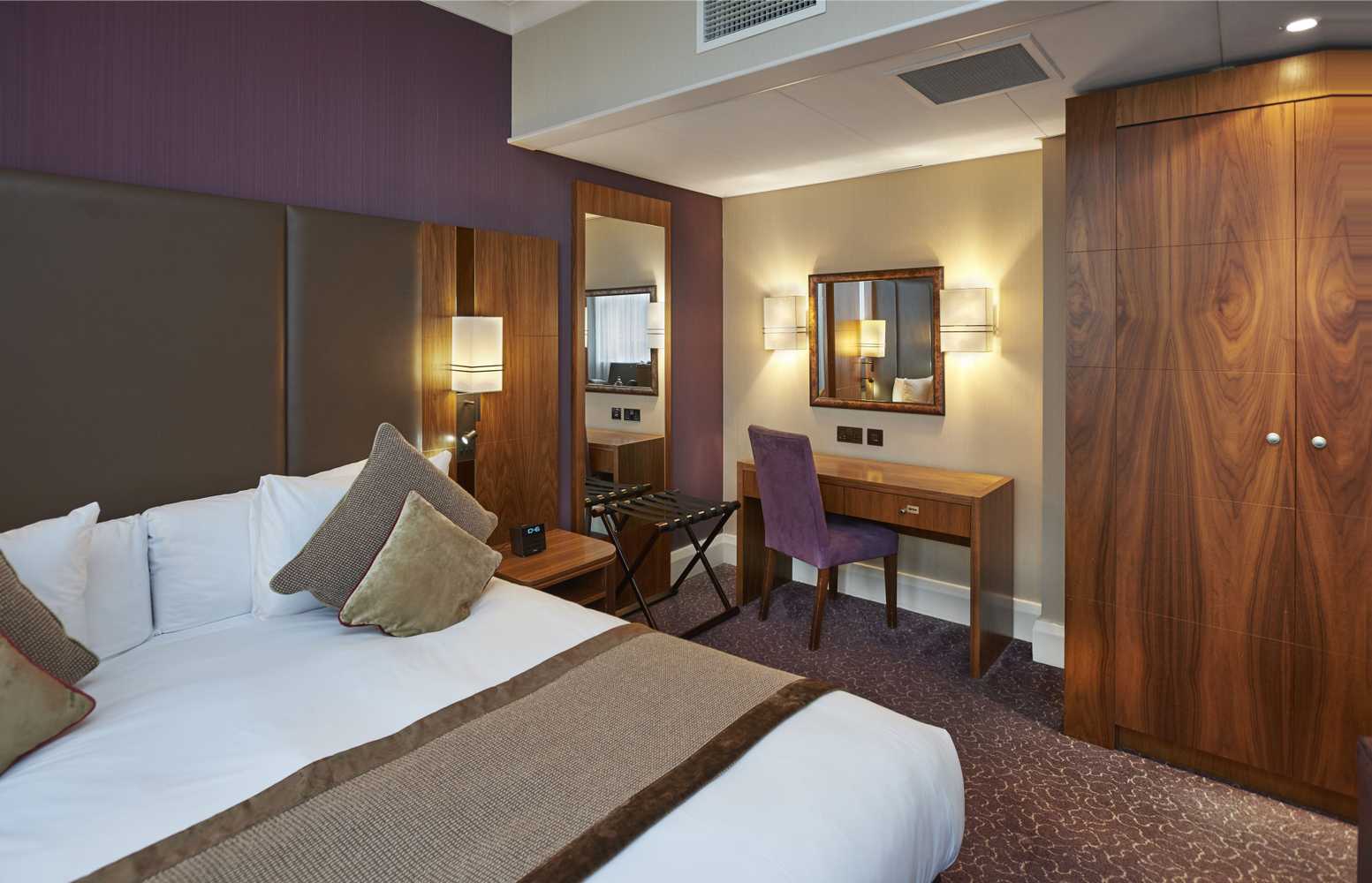 Gift card for Crowne Plaza London Ealing by Ihg Gift card for Crowne Plaza London Ealing by Ihg