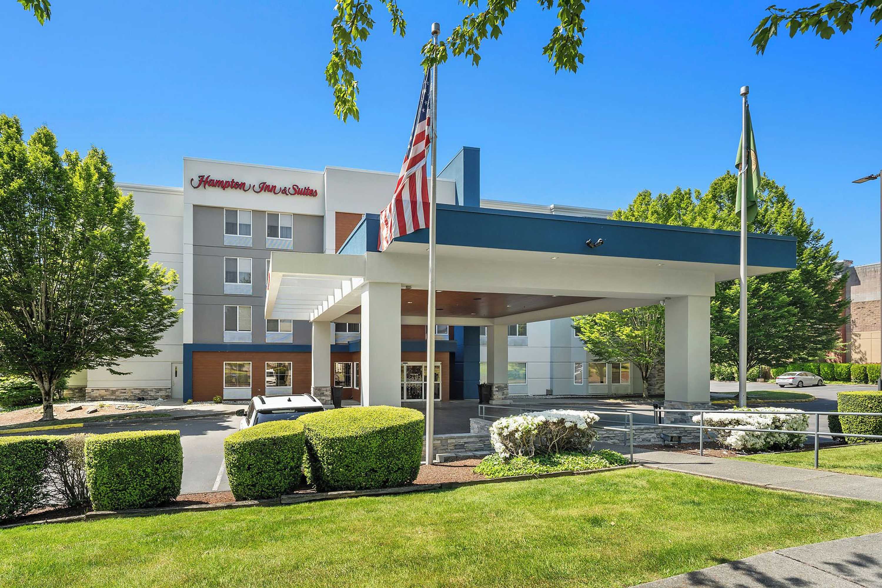 Gift card for Hampton Inn & Suites Seattle-North/lynnwood Gift card for Hampton Inn & Suites Seattle-North/lynnwood