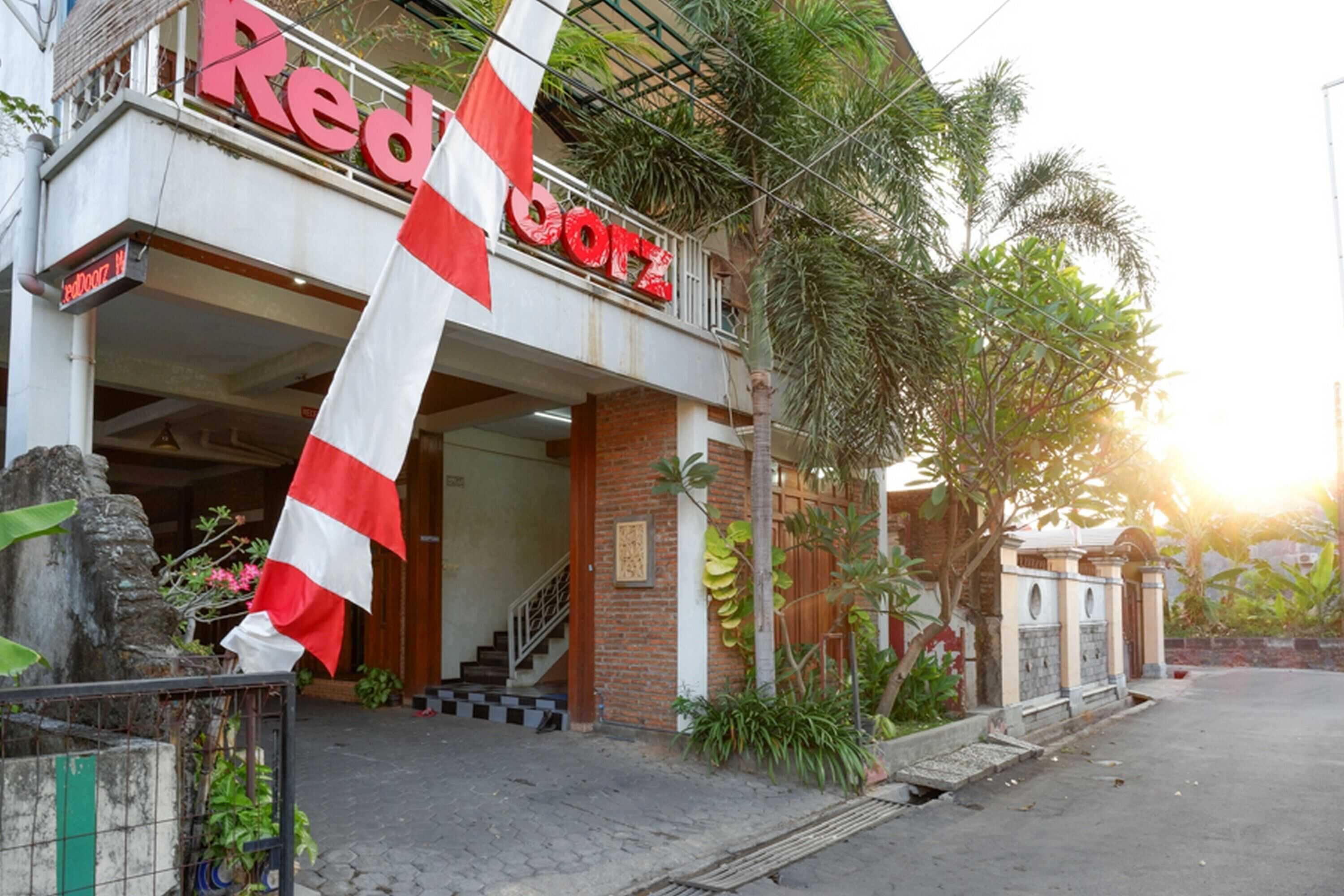 Gift card for Reddoorz Syariah Near Menara Kudus Gift card for Reddoorz Syariah Near Menara Kudus