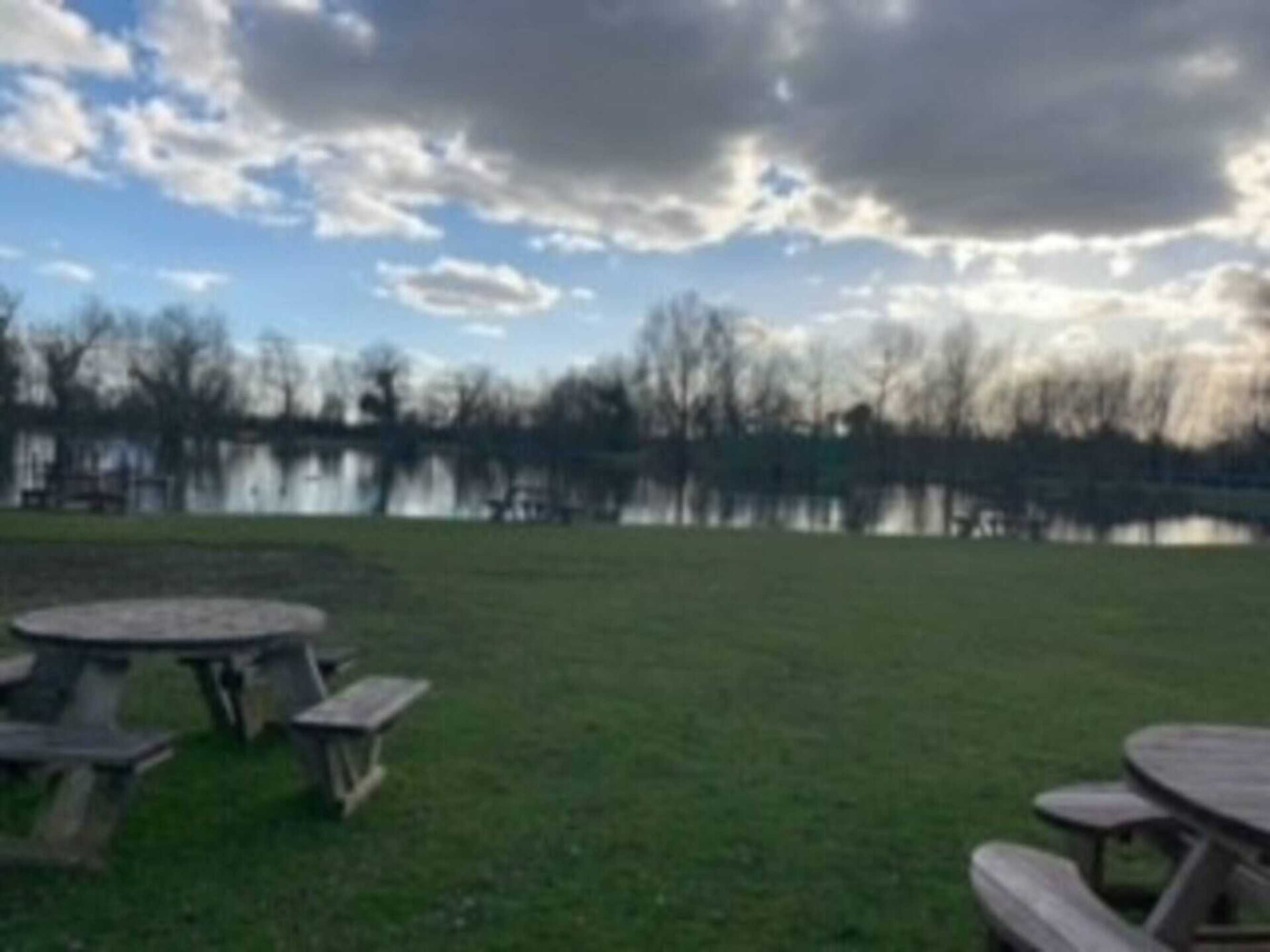 Gift card for Captivating Bluebell Lodge 2-Bed Cotswolds Caravan Gift card for Captivating Bluebell Lodge 2-Bed Cotswolds Caravan