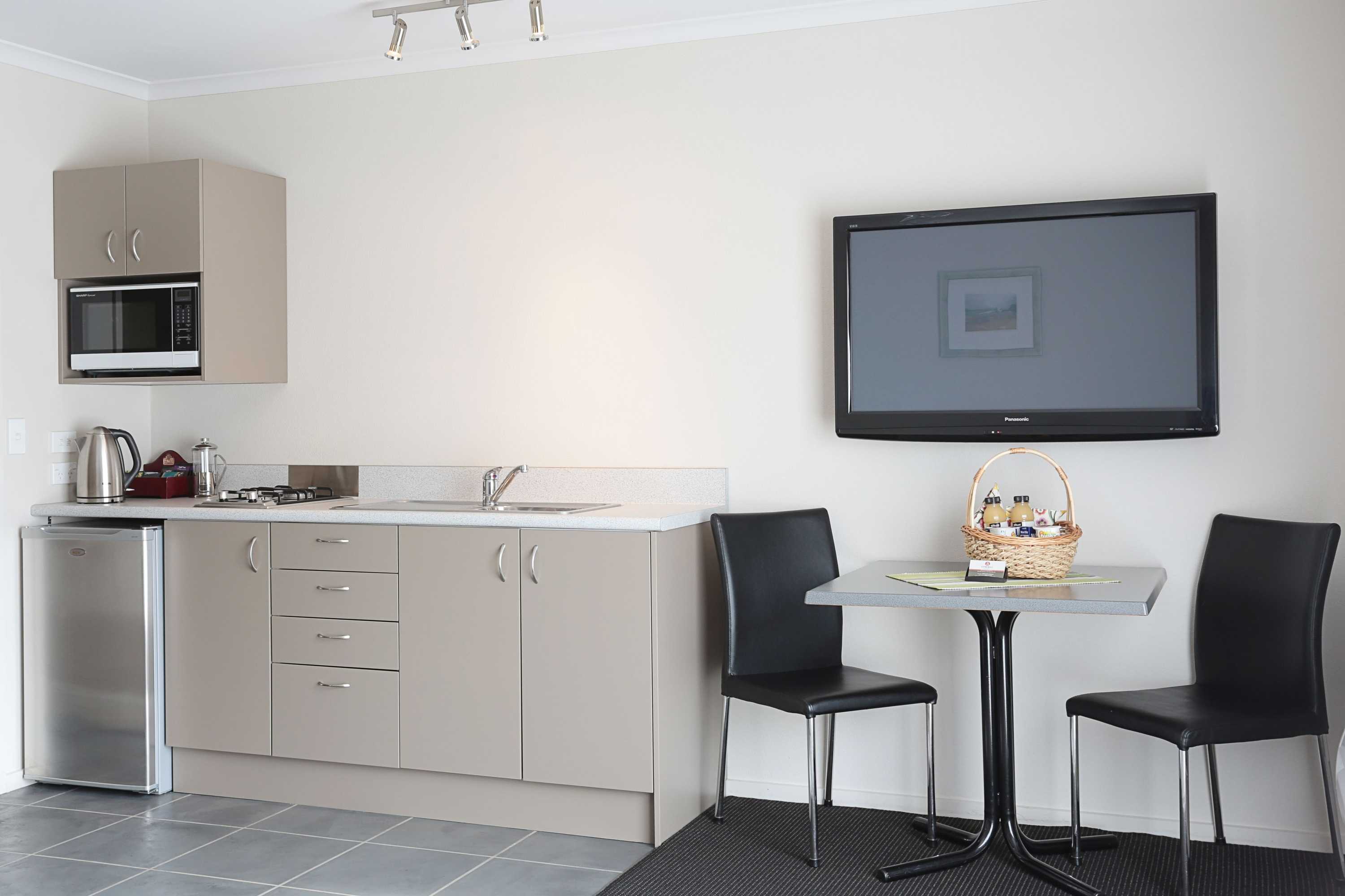Gift card for Admiral Court Motel & Apartments Gift card for Admiral Court Motel & Apartments