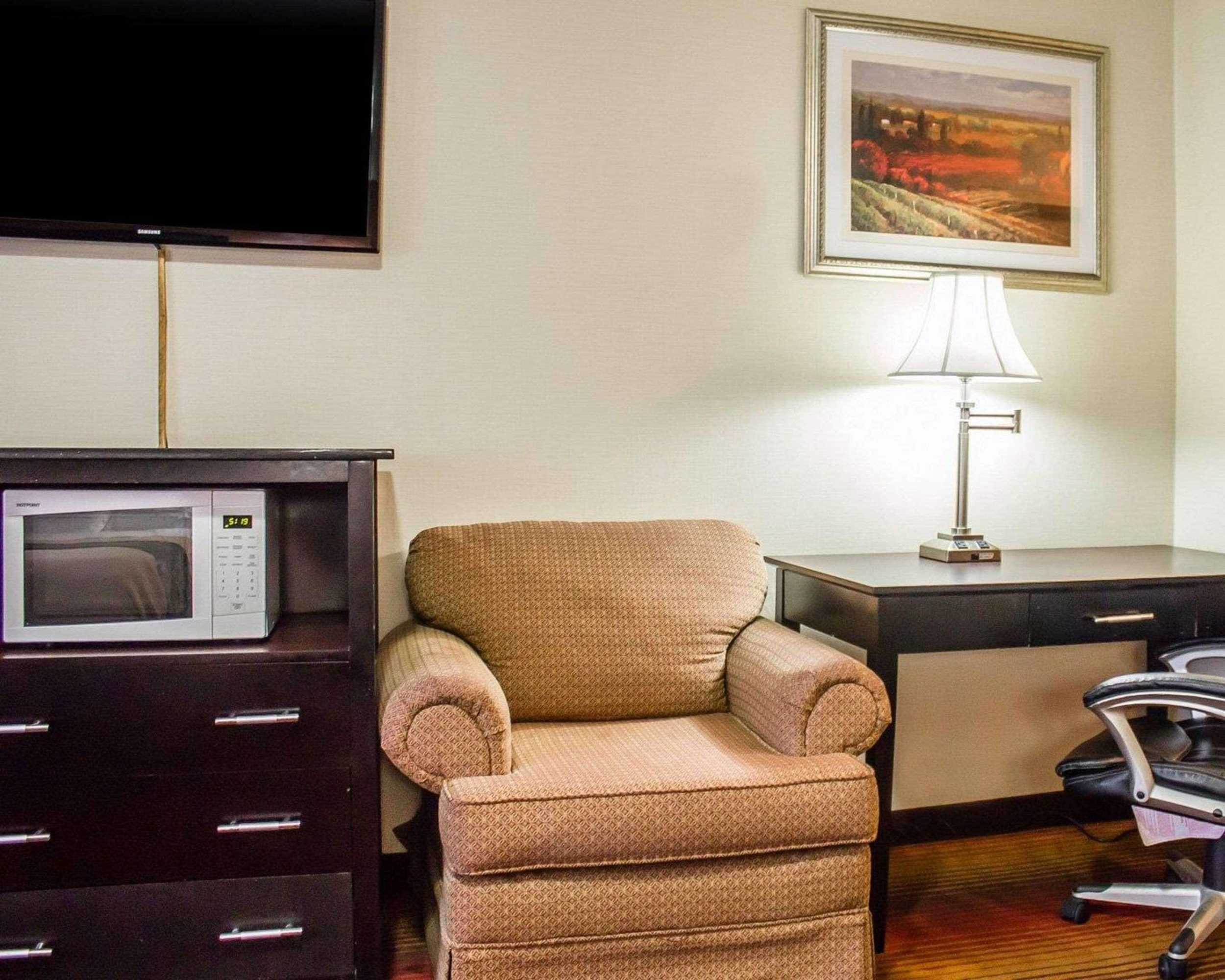 Gift card for Rodeway Inn Macarthur Airport Gift card for Rodeway Inn Macarthur Airport