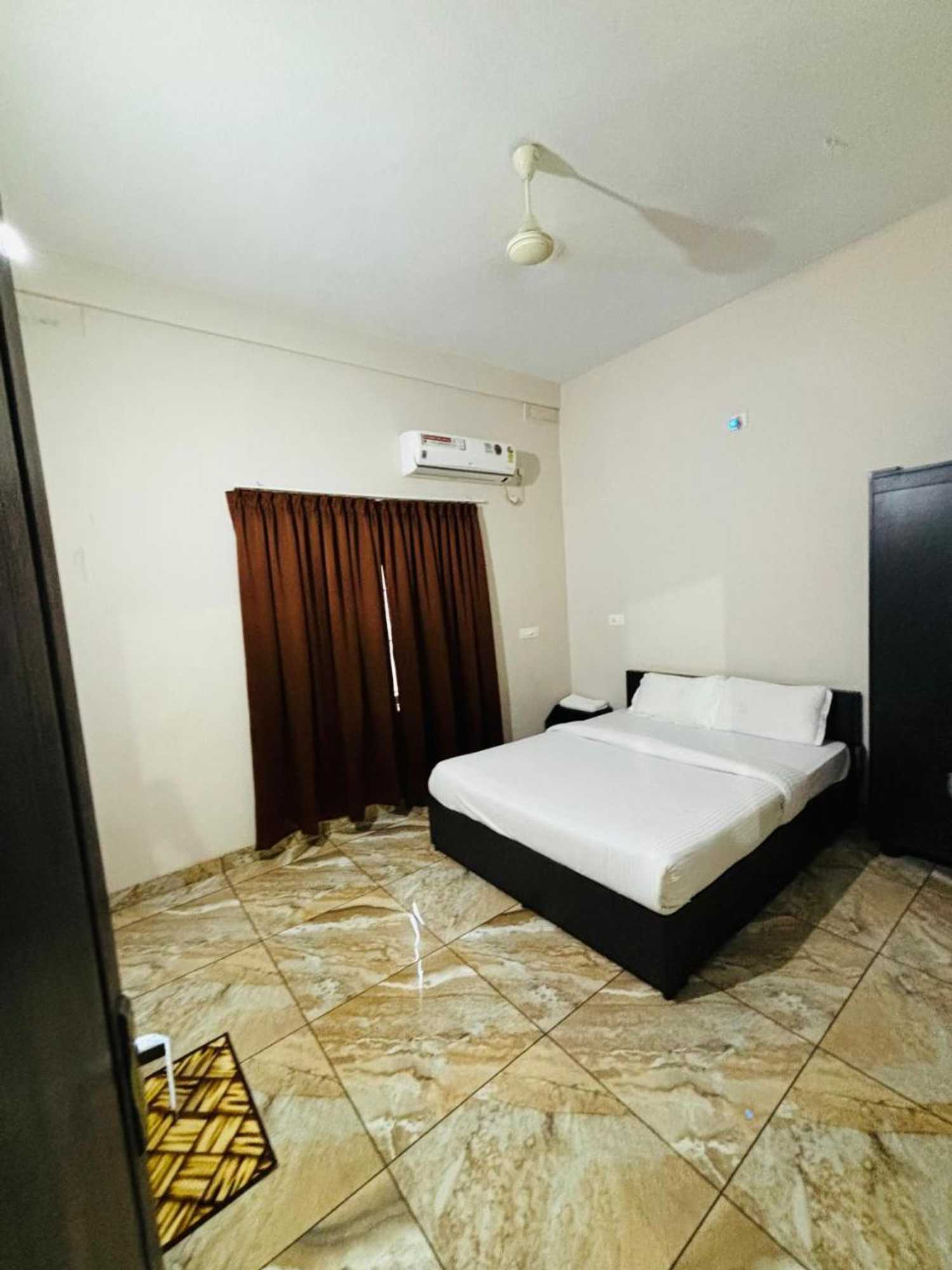 Gift card for Oyo 16417 Zahir Residency