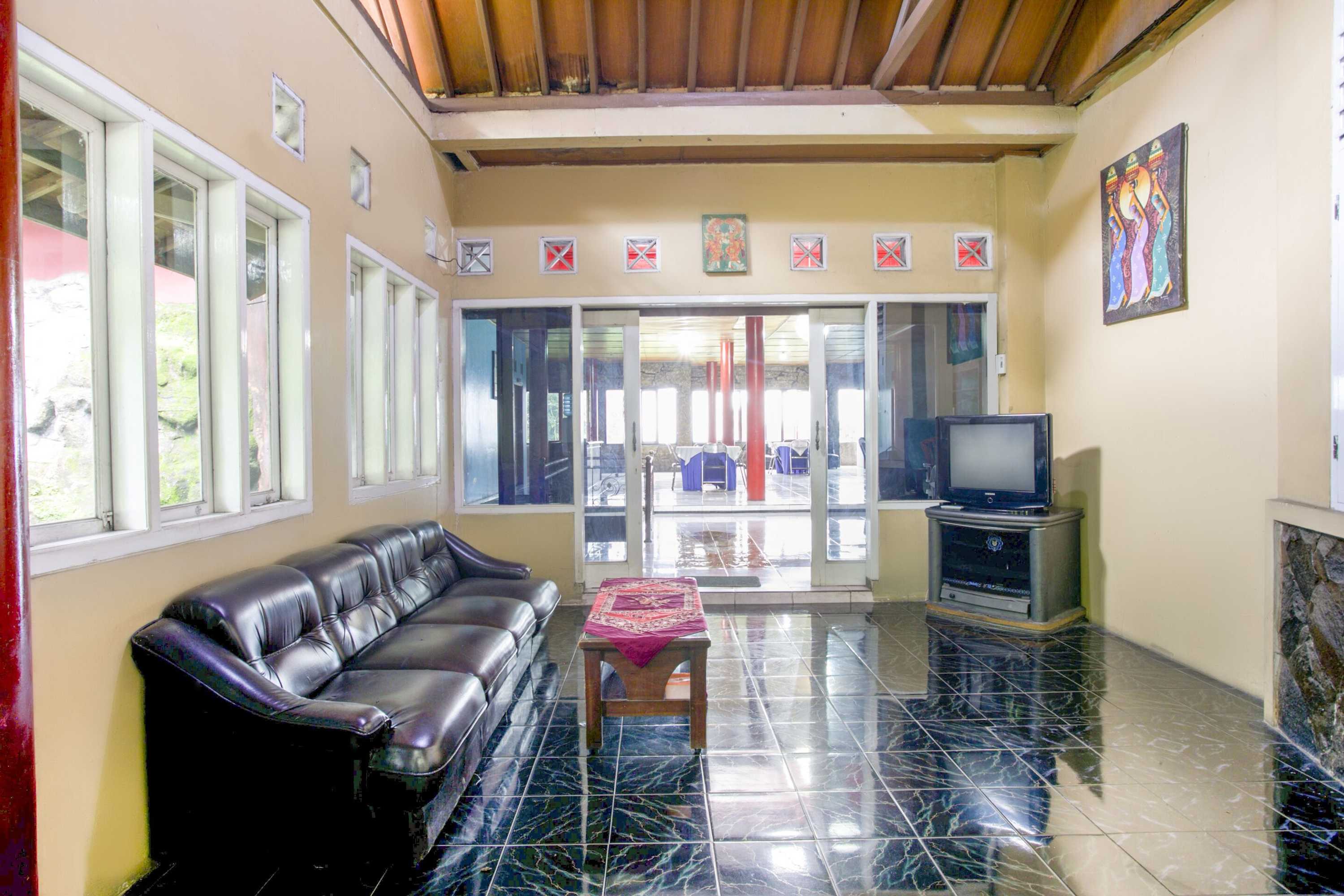 Gift card for Spot ON 2584 Hotel Karya Nunggal Asri Gift card for Spot ON 2584 Hotel Karya Nunggal Asri