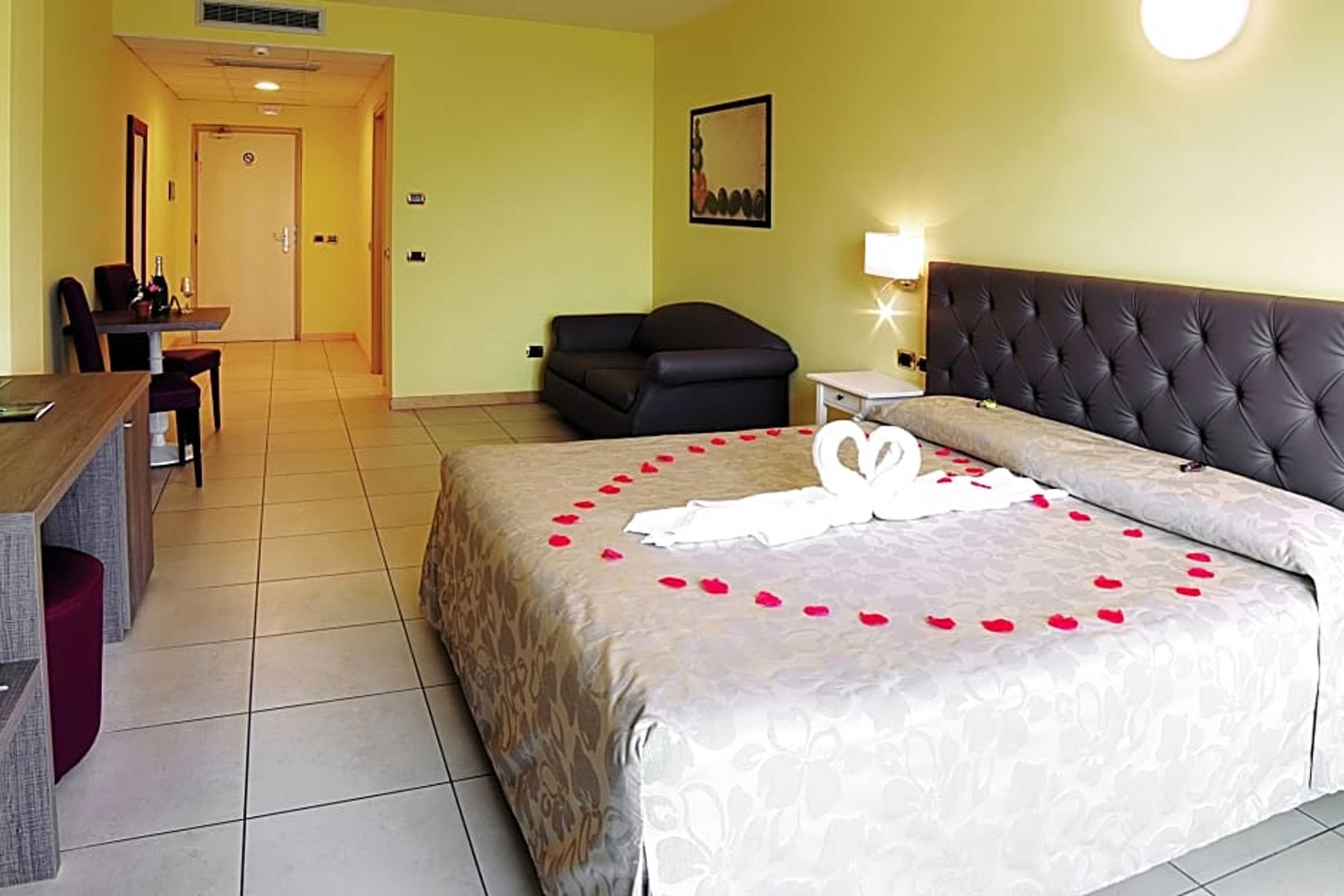 Gift card for Hotel Lovere Resort & Spa Gift card for Hotel Lovere Resort & Spa