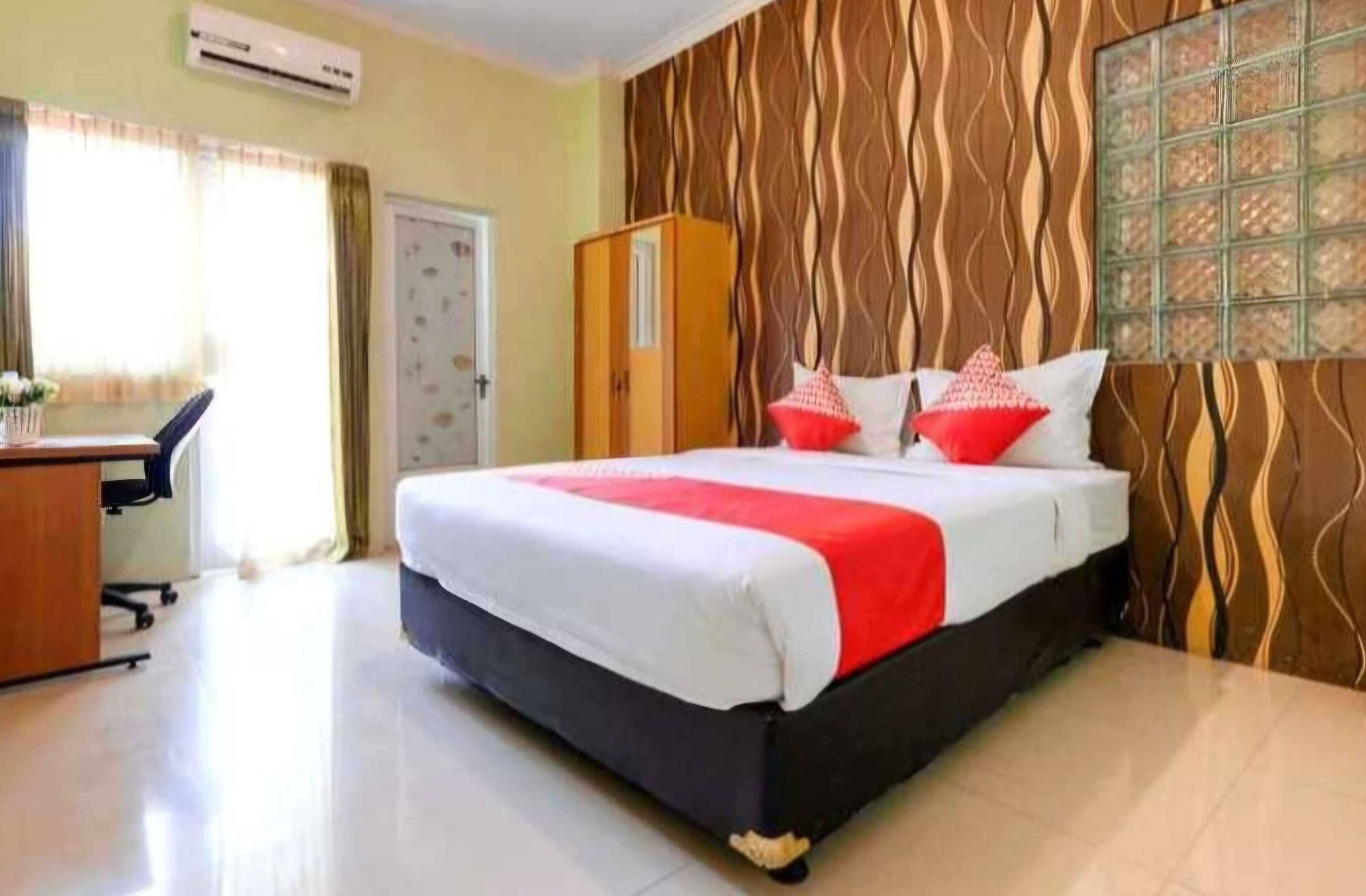 Gift card for Oyo 338 Guest House Omah Manahan Syariah Gift card for Oyo 338 Guest House Omah Manahan Syariah