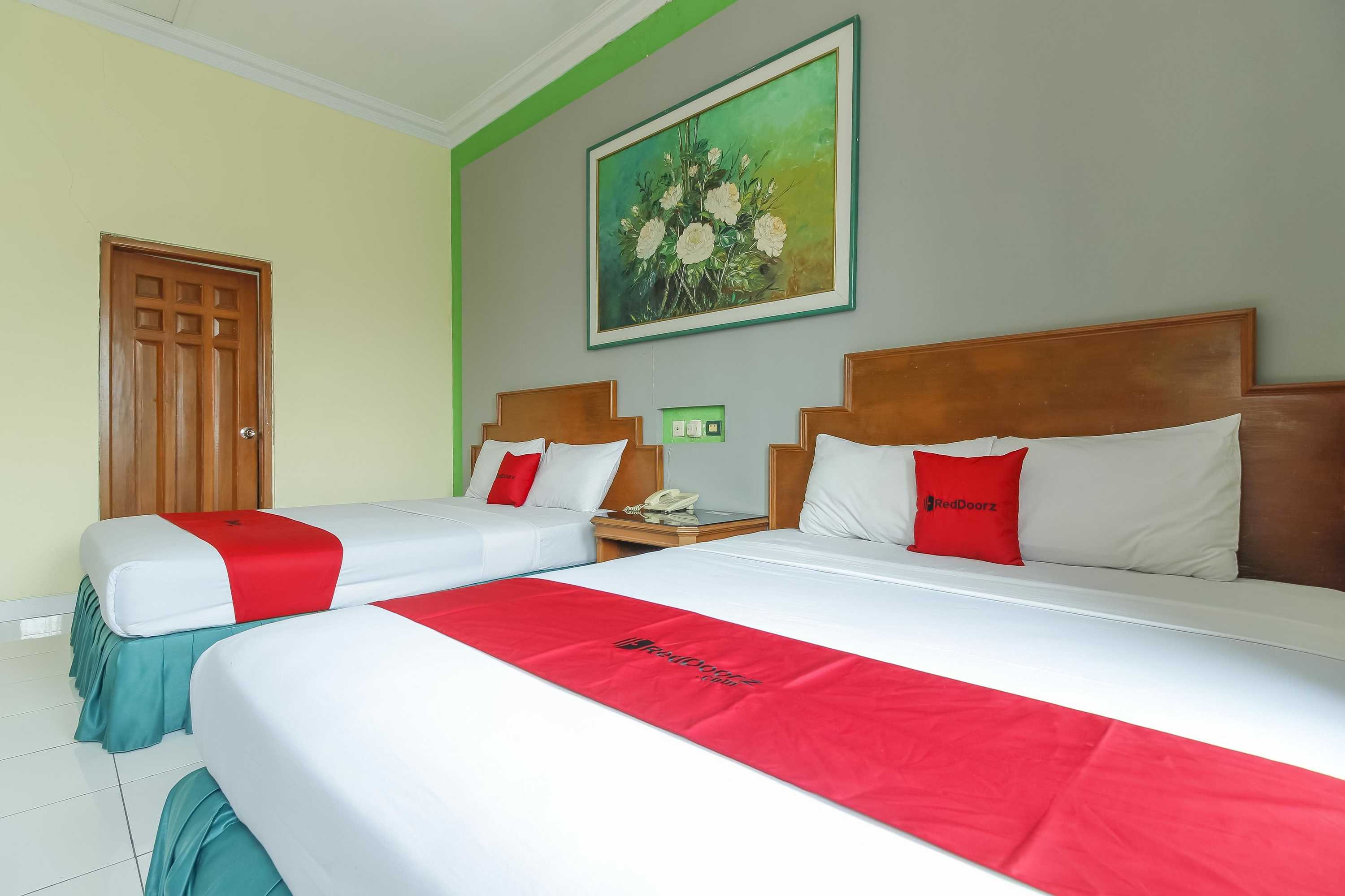 Gift card for Reddoorz Plus Near Alun Alun Kejaksan Cirebon Gift card for Reddoorz Plus Near Alun Alun Kejaksan Cirebon