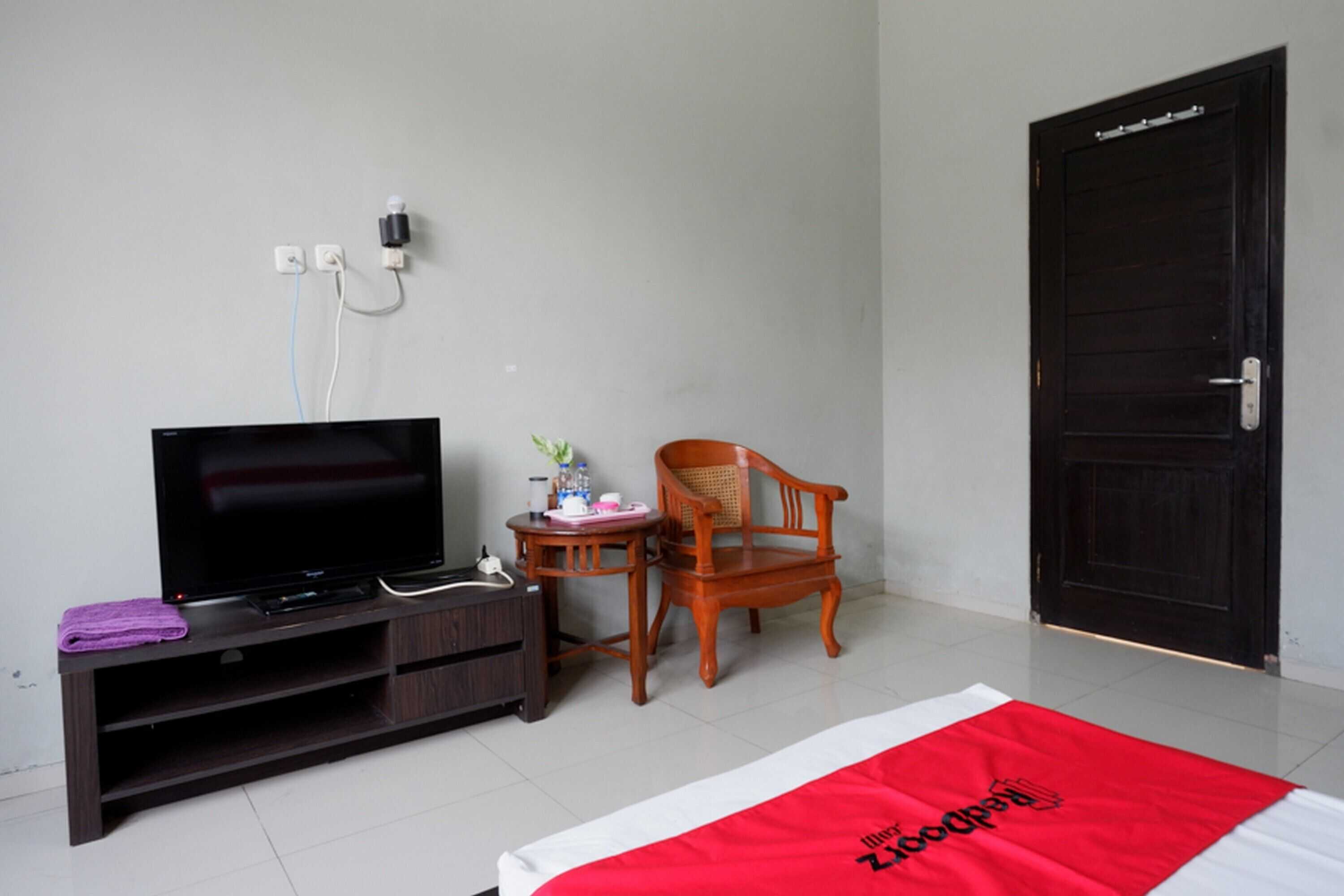 Gift card for Reddoorz Syariah Near Menara Kudus Gift card for Reddoorz Syariah Near Menara Kudus