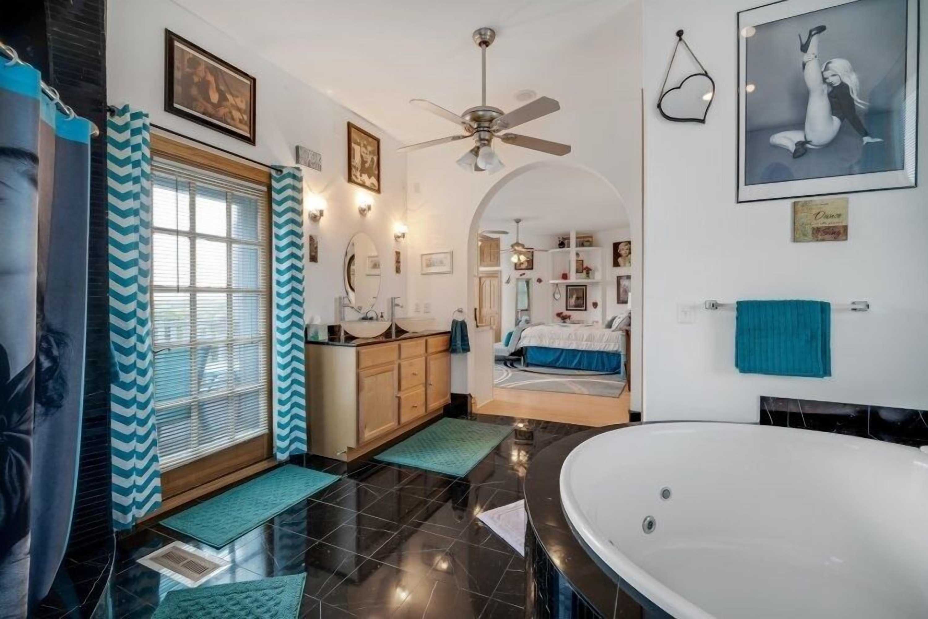 Gift card for The Starlight Tower Ocean Breeze Suite 1 Bedroom Apartment Hotel by Redawning