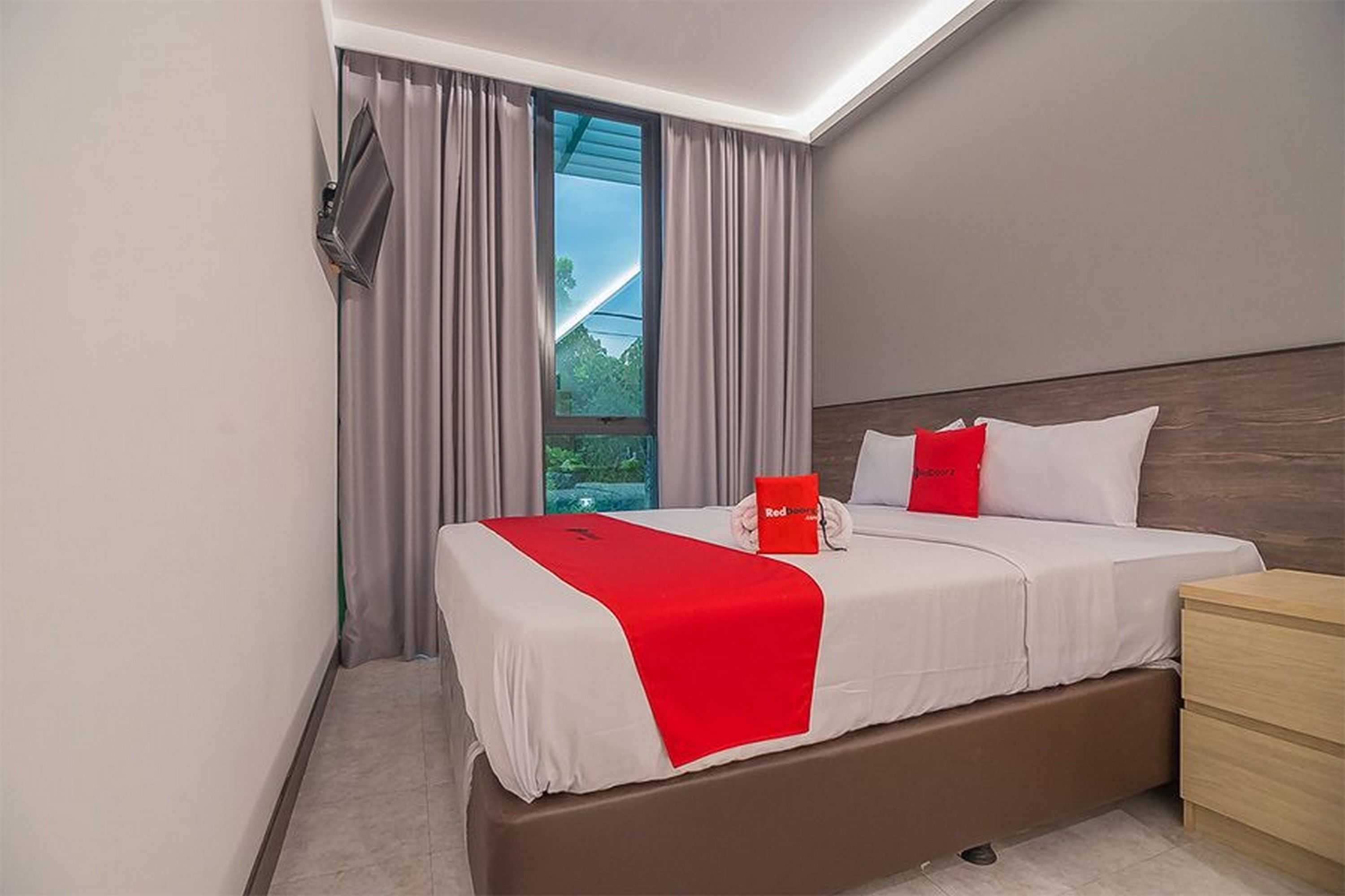 Gift card for Reddoorz Near Taman Rejomulyo