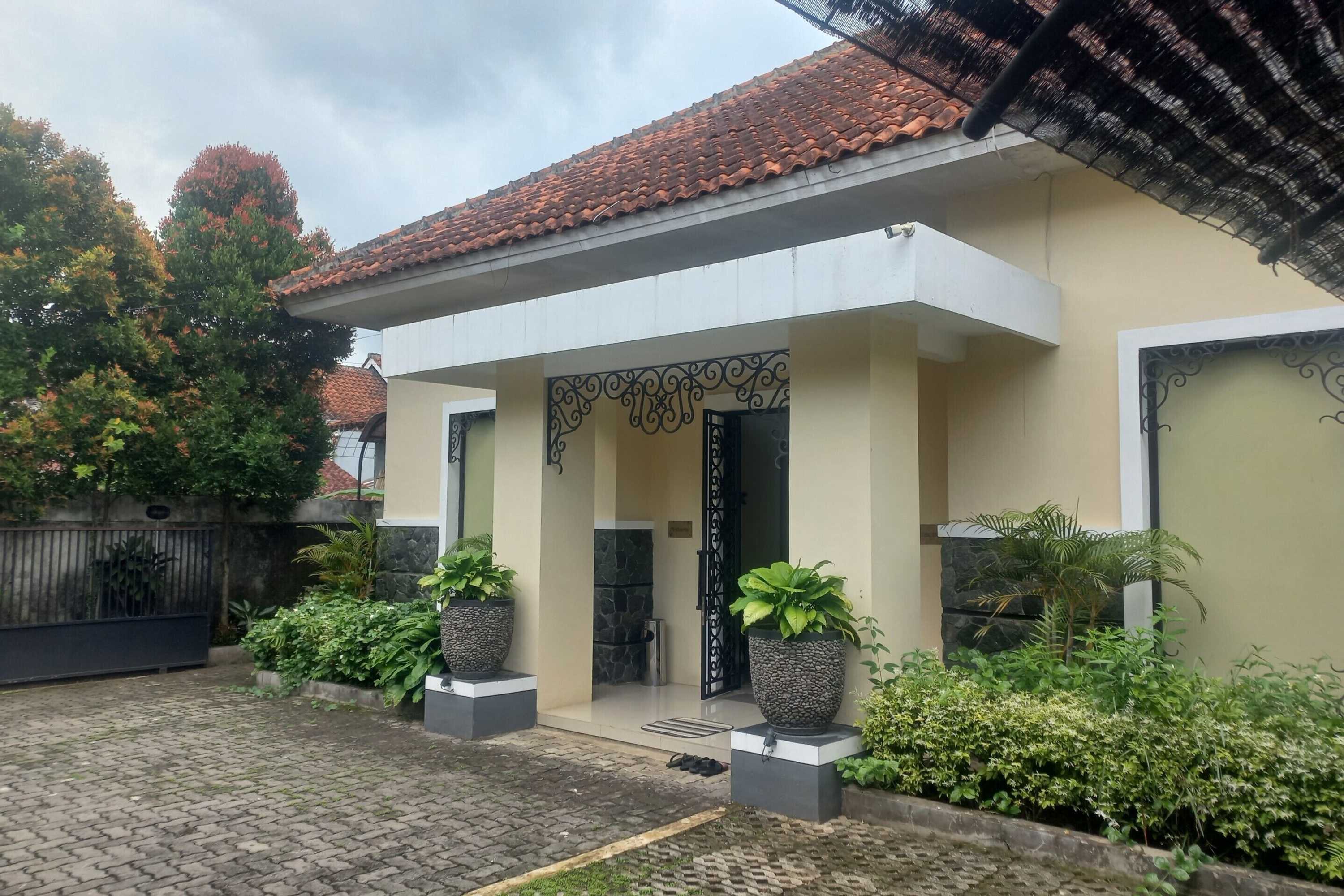 Gift card for Capital O 93872 Natura Guest House Syariah Near Alun Alun Kota Purwokerto Gift card for Capital O 93872 Natura Guest House Syariah Near Alun Alun Kota Purwokerto
