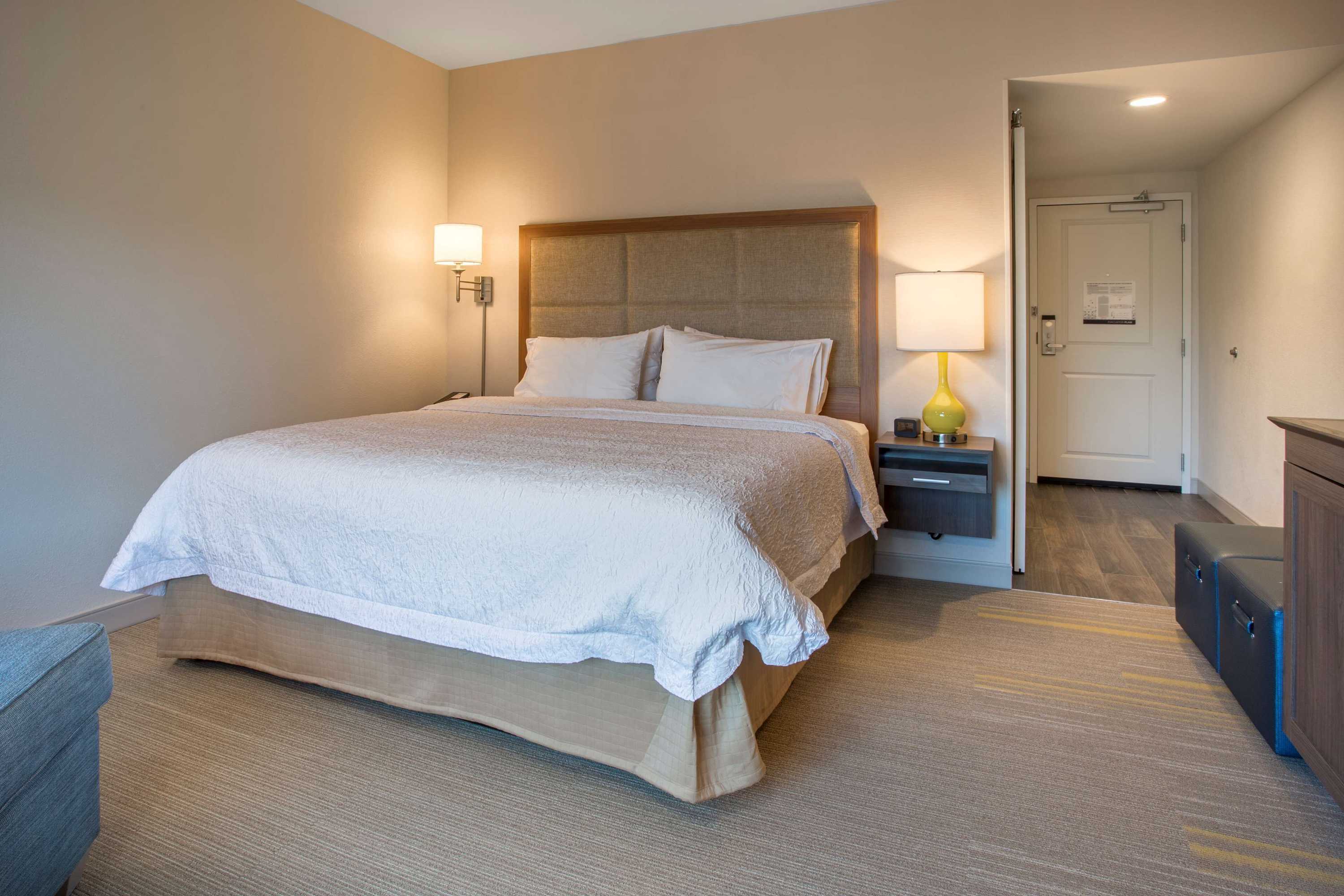 Gift card for Hampton Inn & Suites-Seattle Woodinville WA Gift card for Hampton Inn & Suites-Seattle Woodinville WA
