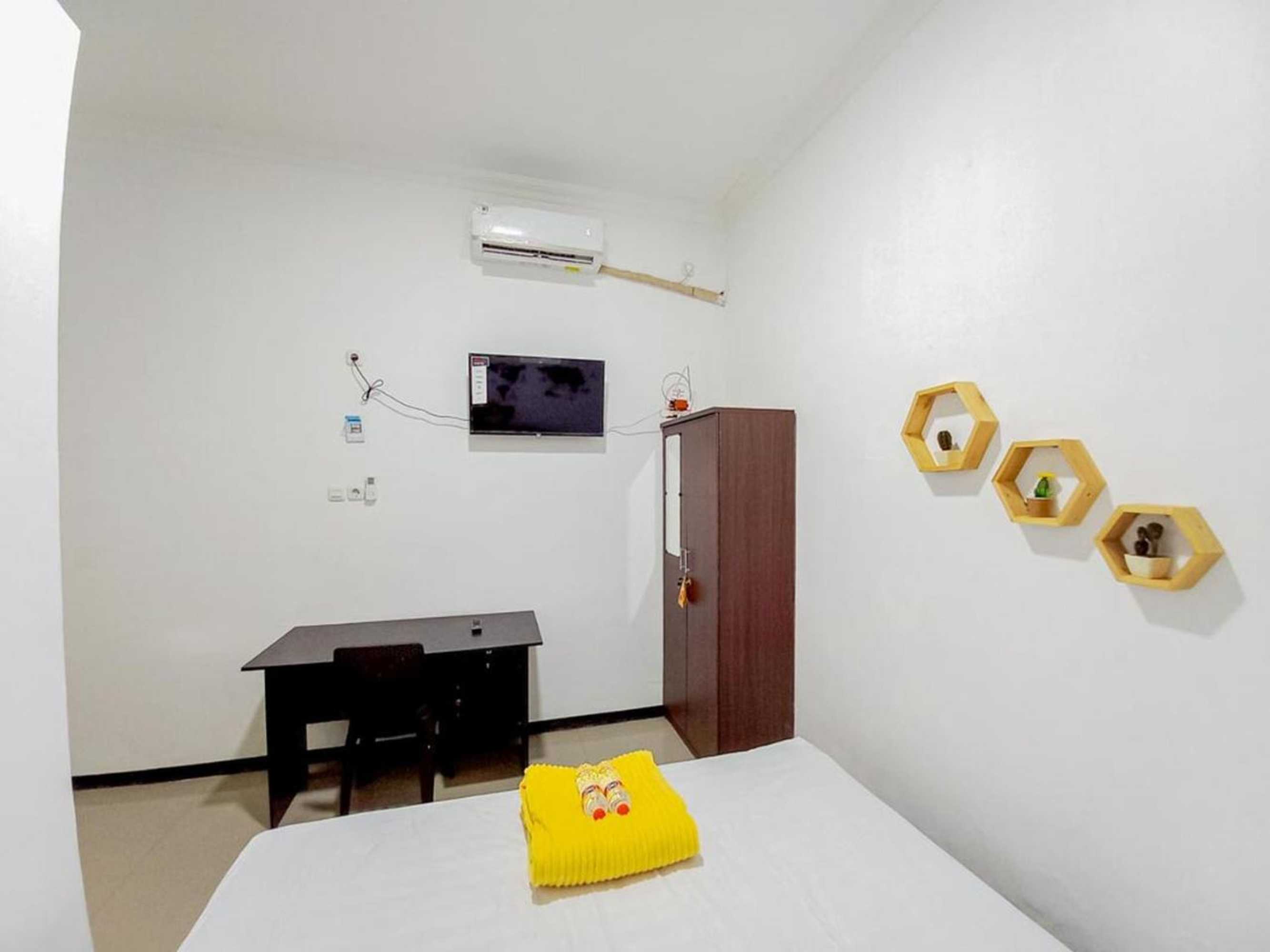 Gift card for Homestay Bahari Near Wisata Bahari Tlocor Sidoarjo Mitra Reddoorz Gift card for Homestay Bahari Near Wisata Bahari Tlocor Sidoarjo Mitra Reddoorz