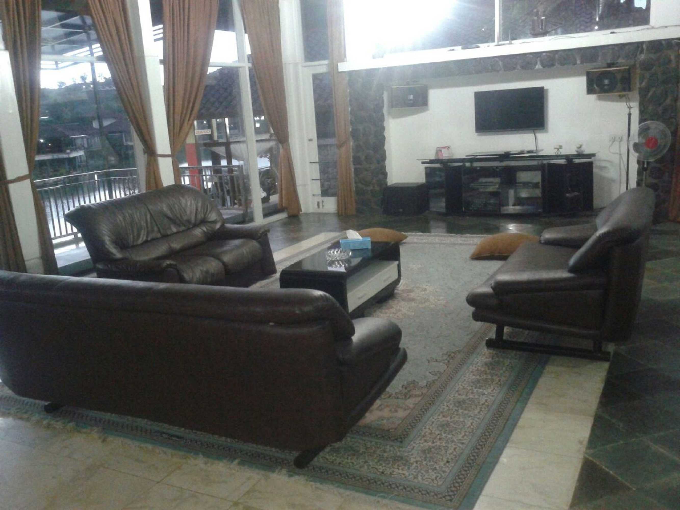 Gift card for Villa Kota Bunga Happy Aa2-11 Gift card for Villa Kota Bunga Happy Aa2-11