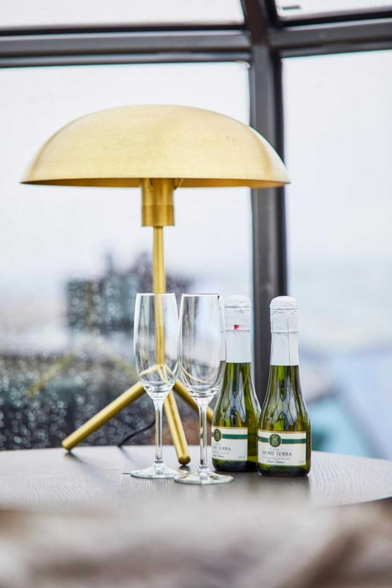 Gift card for Levin Iglut - Golden Crown