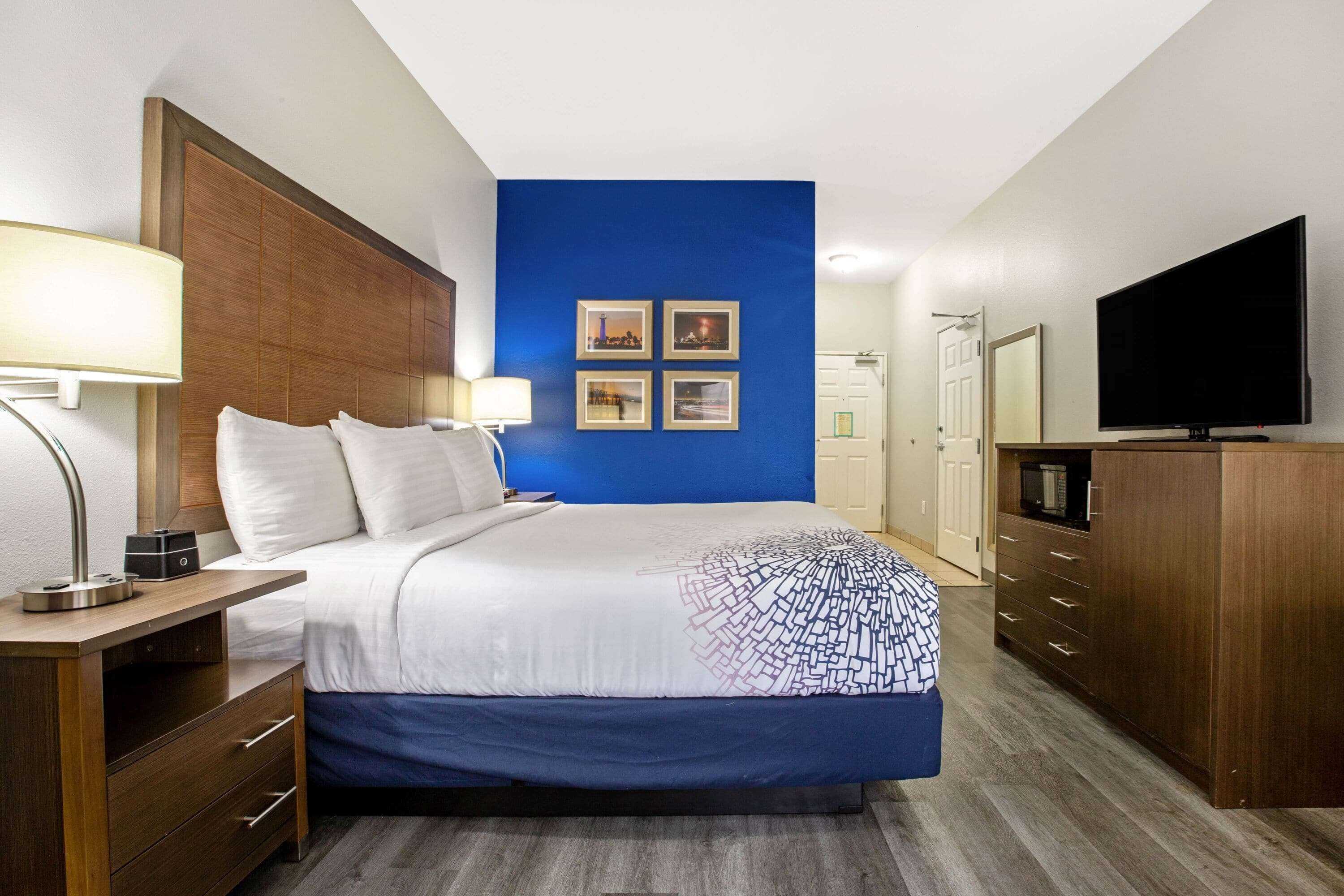 Gift card for La Quinta Inn & Suites by Wyndham NE Long Beach/cypress