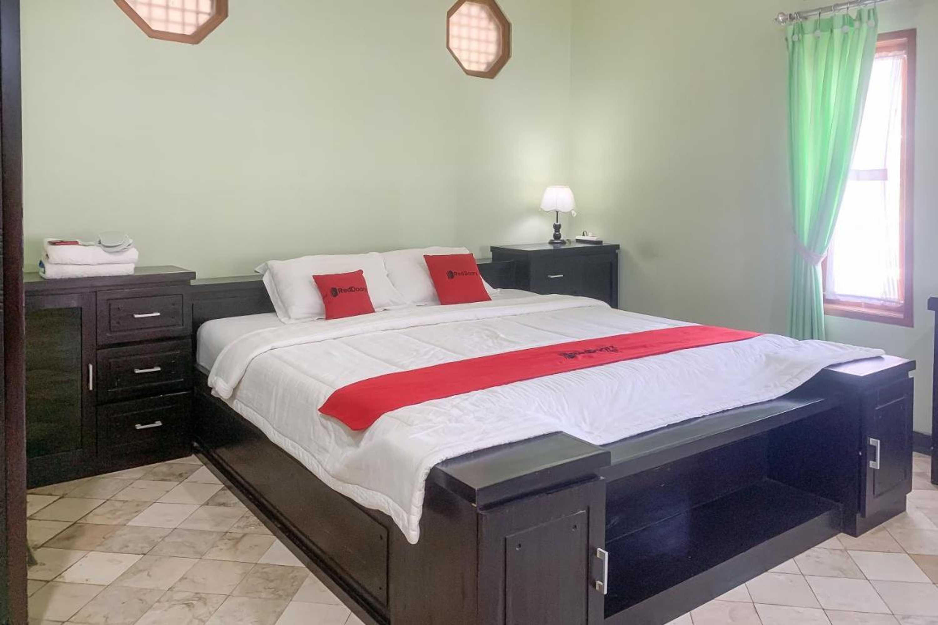 Gift card for Reddoorz Resort Hotel Anb Pameungpeuk Garut Gift card for Reddoorz Resort Hotel Anb Pameungpeuk Garut