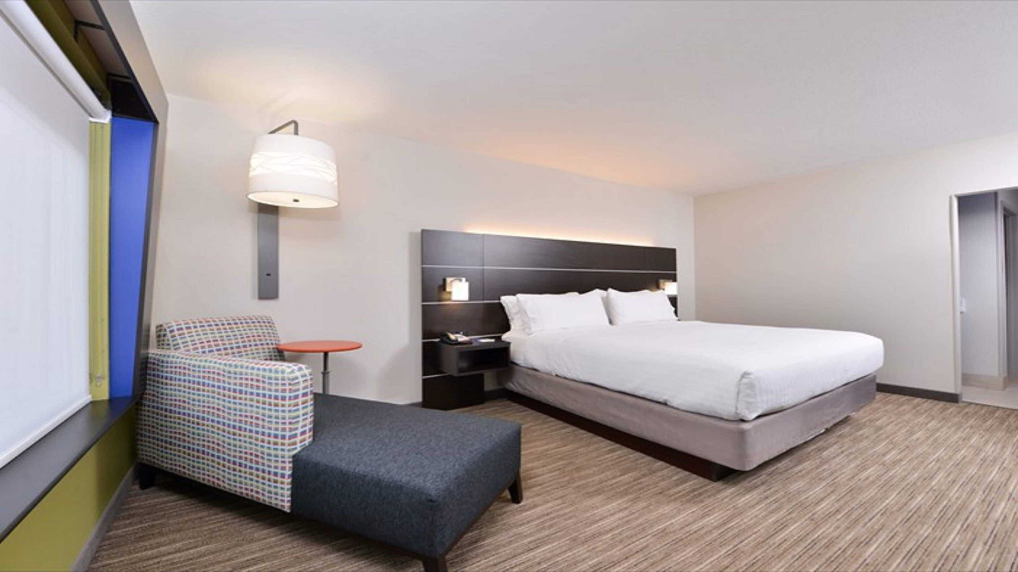 Gift card for Holiday Inn Express & Suites Parkersburg East by Ihg Gift card for Holiday Inn Express & Suites Parkersburg East by Ihg