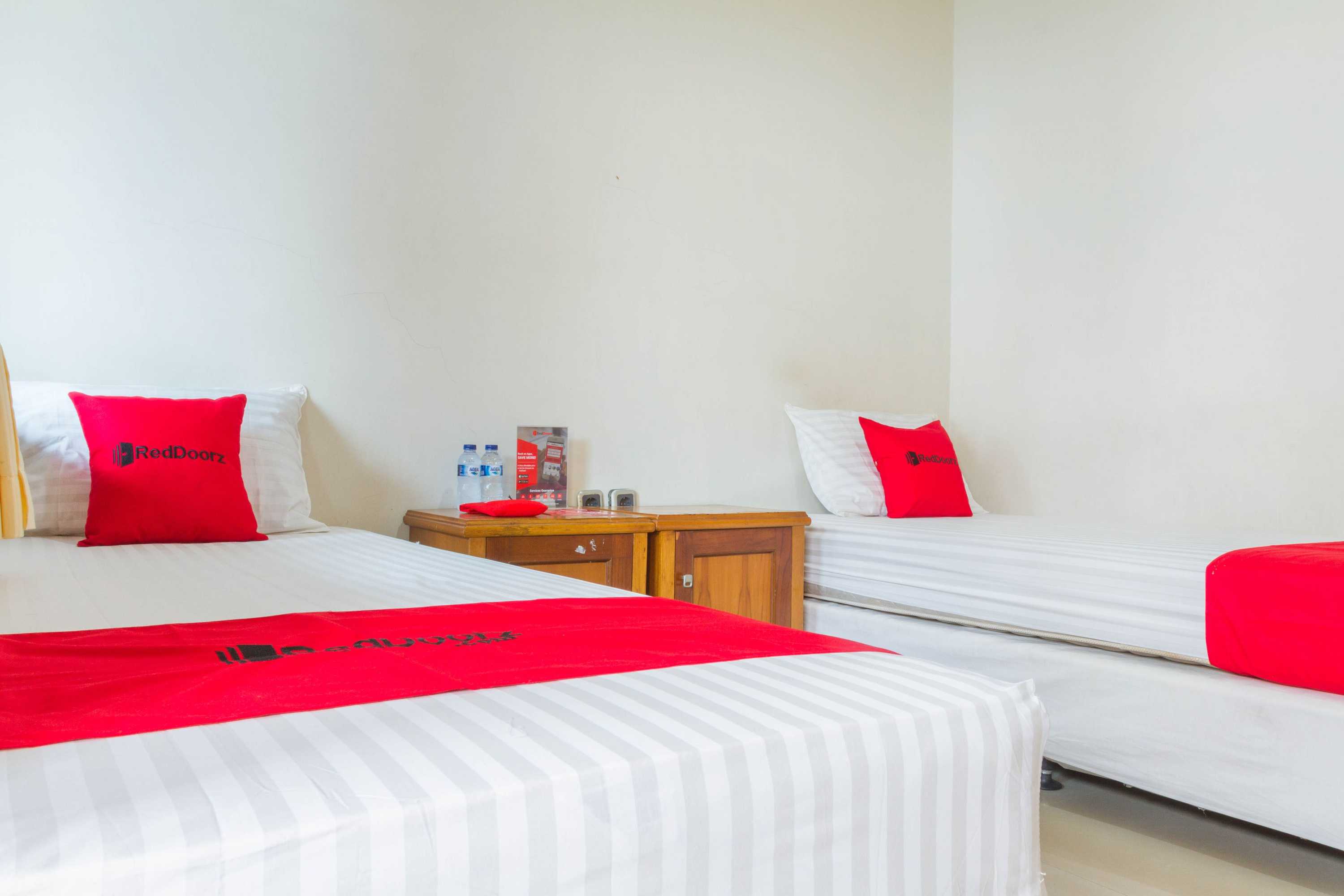 Gift card for Reddoorz Near Pasar Pagi Cirebon 2 Gift card for Reddoorz Near Pasar Pagi Cirebon 2