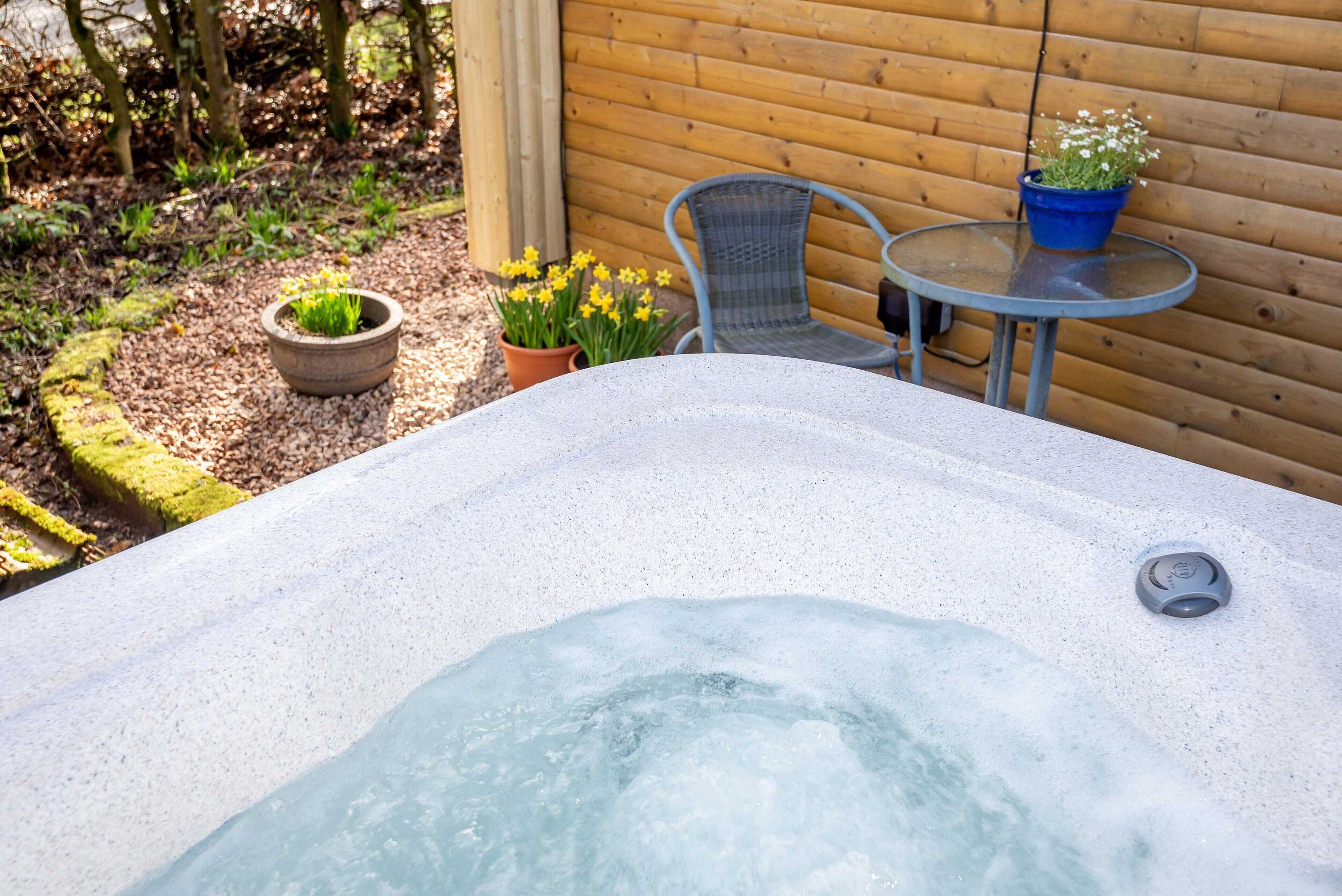Gift card for Redlands Country Lodge - 3 Apartments With Hot Tubs