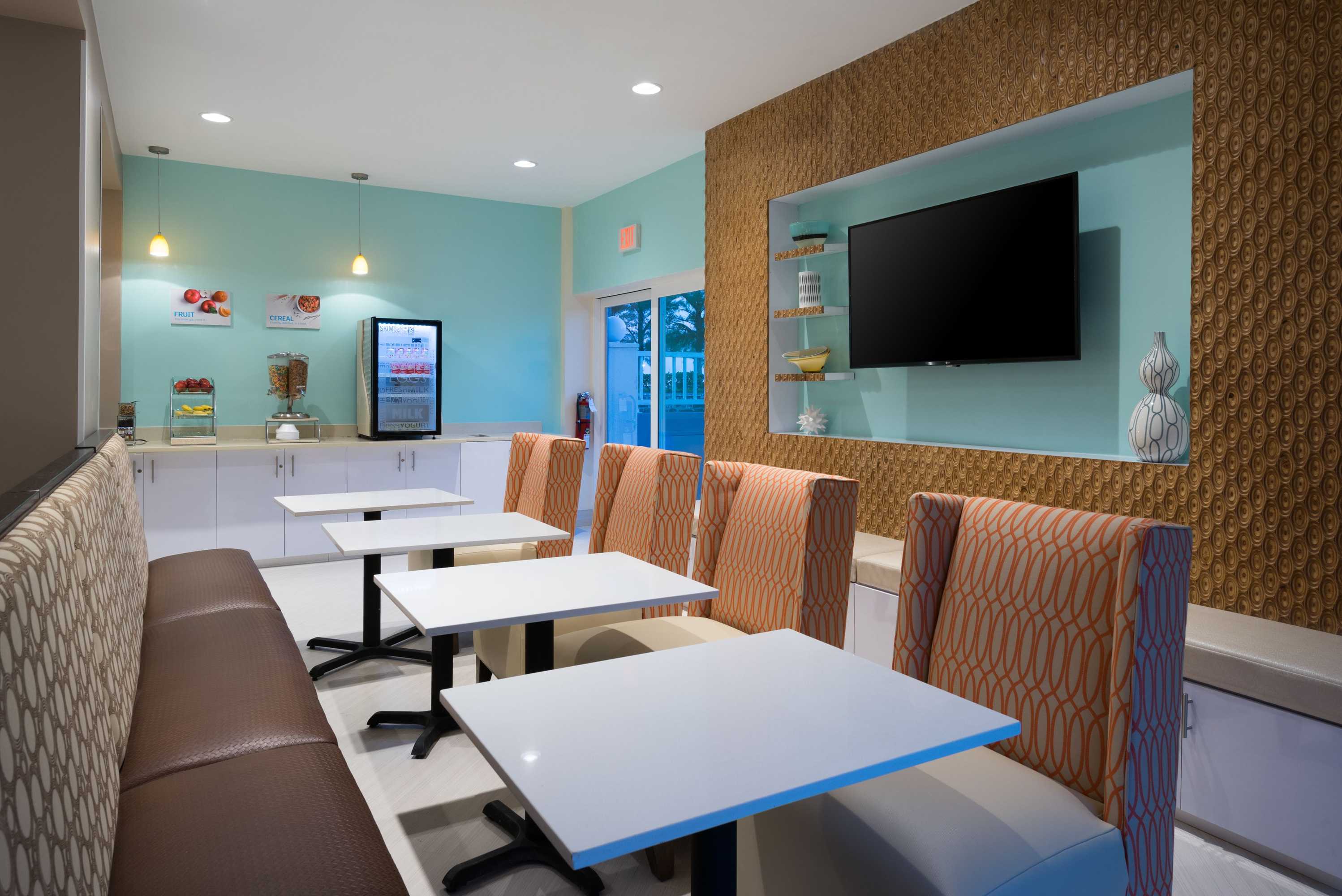 Gift card for Holiday Inn Express & Suites Nassau by Ihg Gift card for Holiday Inn Express & Suites Nassau by Ihg