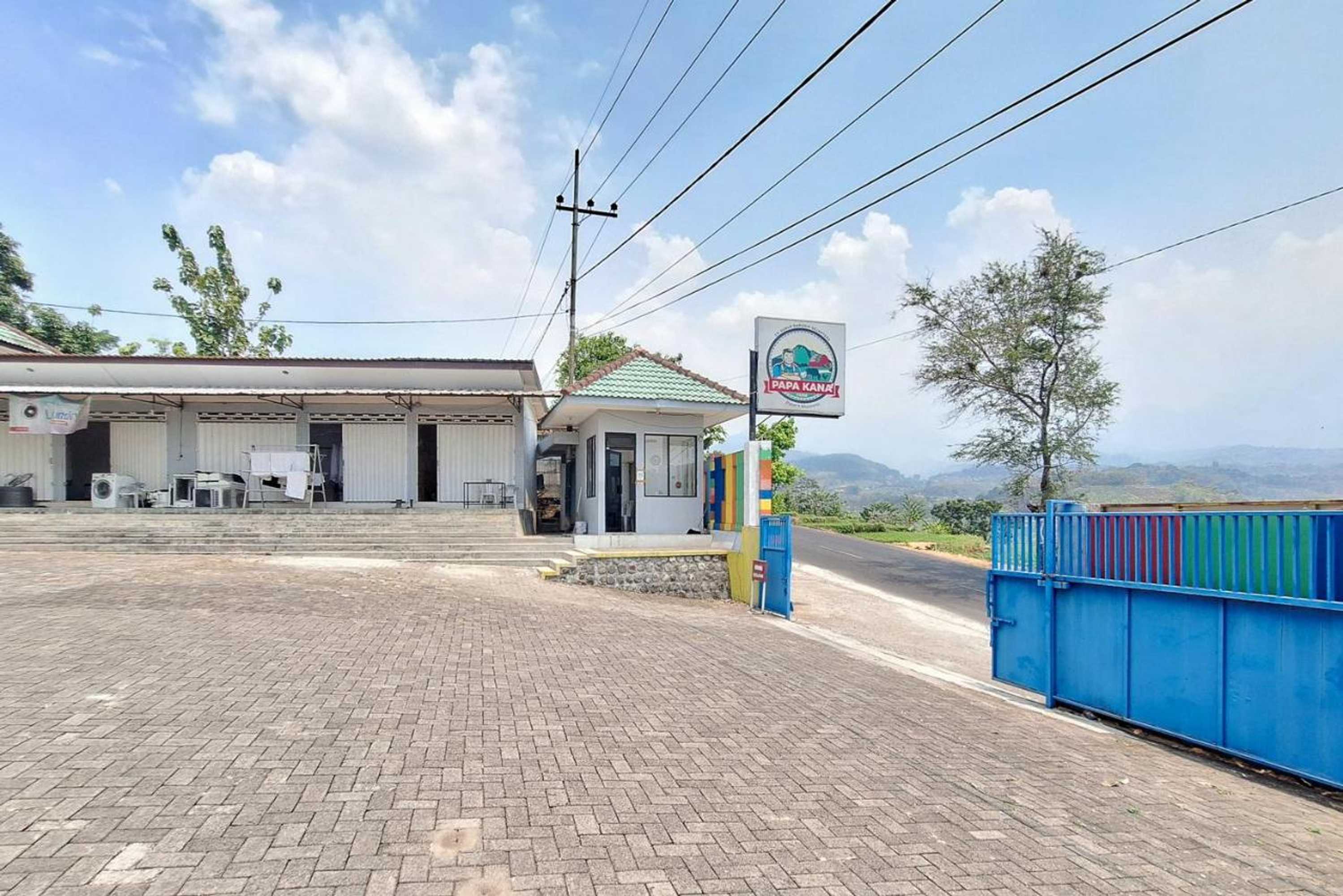 Gift card for Papa Kana Farm Mitra Reddoorz At Pacet Mojokerto