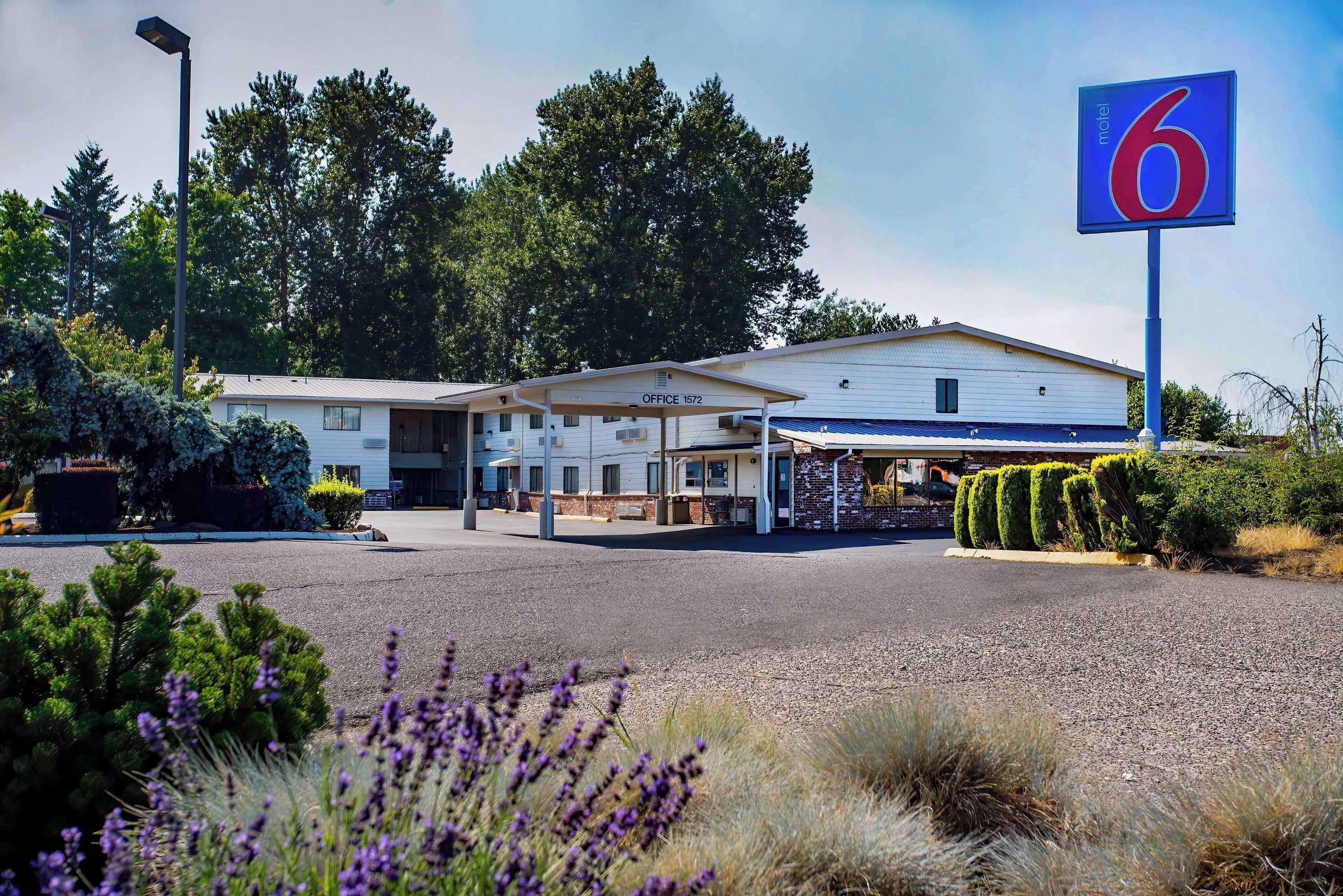 Gift card for Motel 6 Gresham, OR - Portland