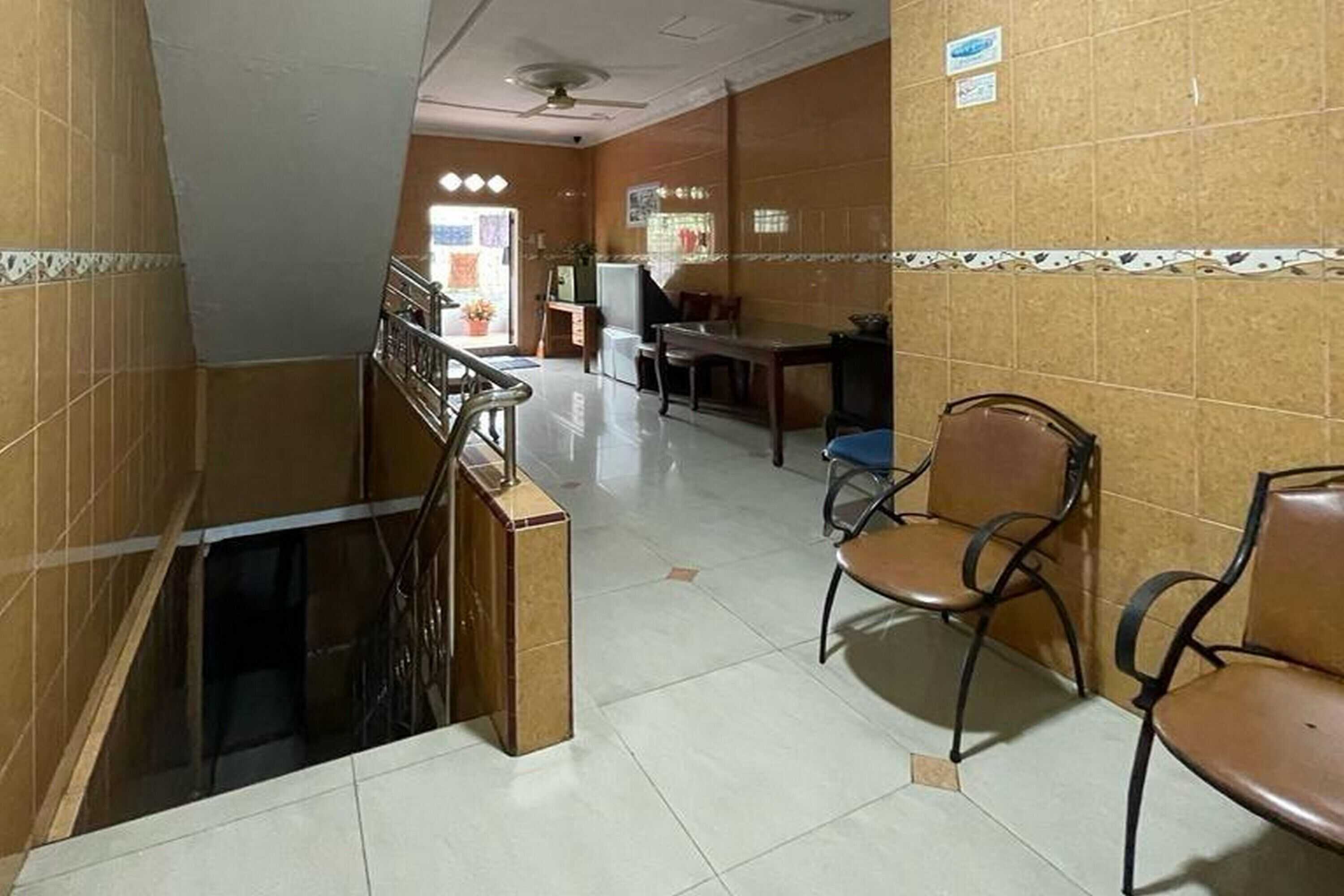 Gift card for Oyo 93502 Homestay Pakmuklis Syariah 2 Near Taman Mini Lhokseumawe