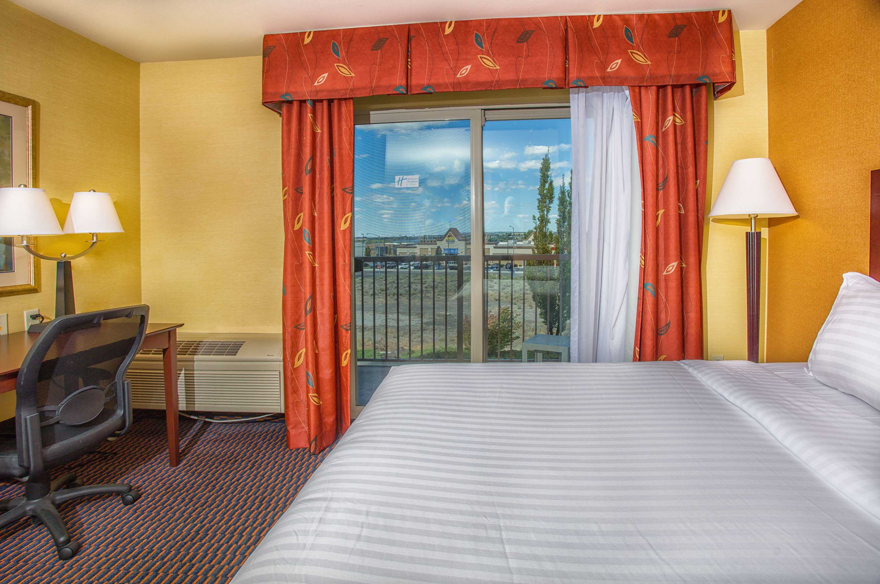 Gift card for Holiday Inn Express & Suites Richland by Ihg Gift card for Holiday Inn Express & Suites Richland by Ihg