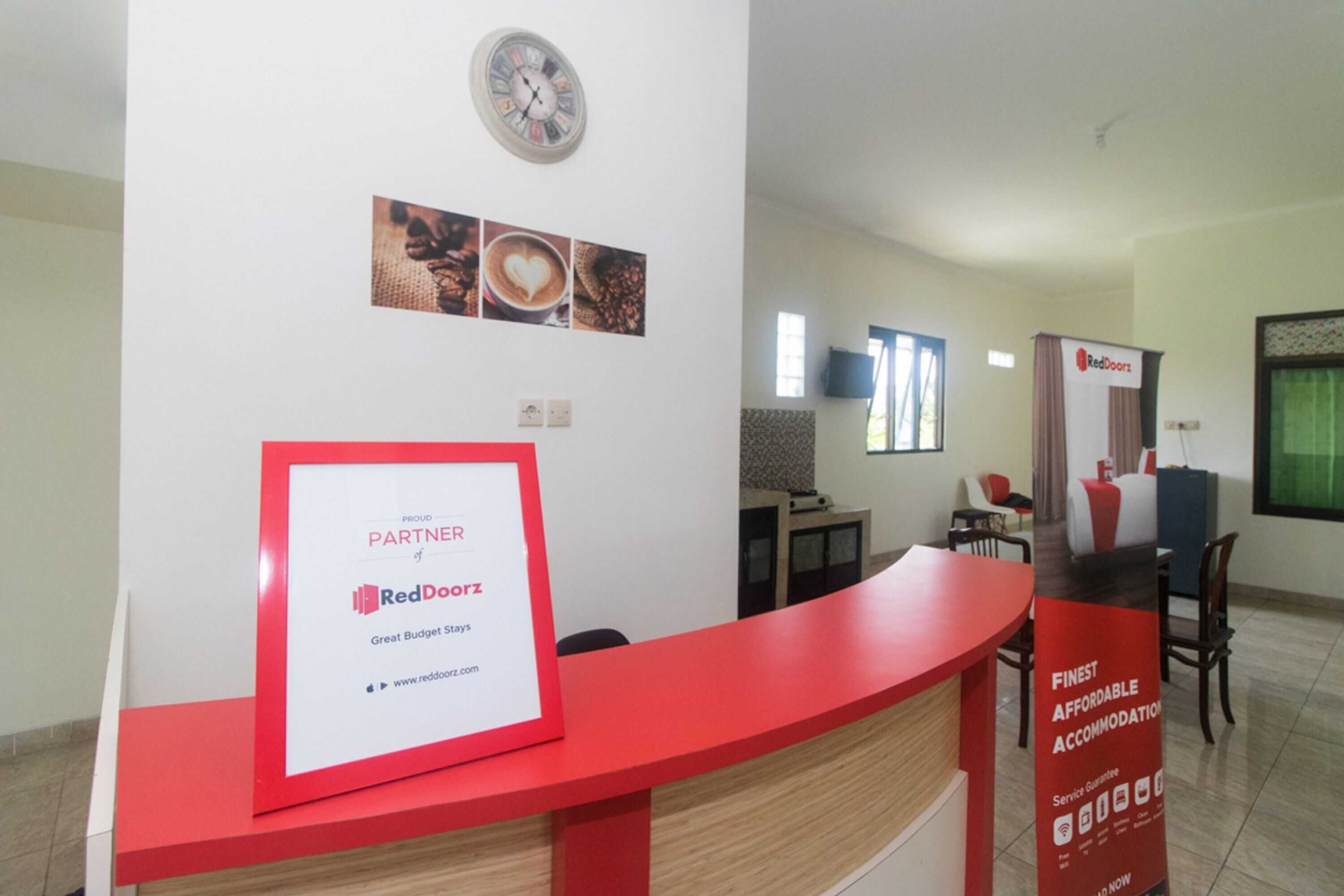 Gift card for Reddoorz Syariah Near Stasiun Madiun Gift card for Reddoorz Syariah Near Stasiun Madiun
