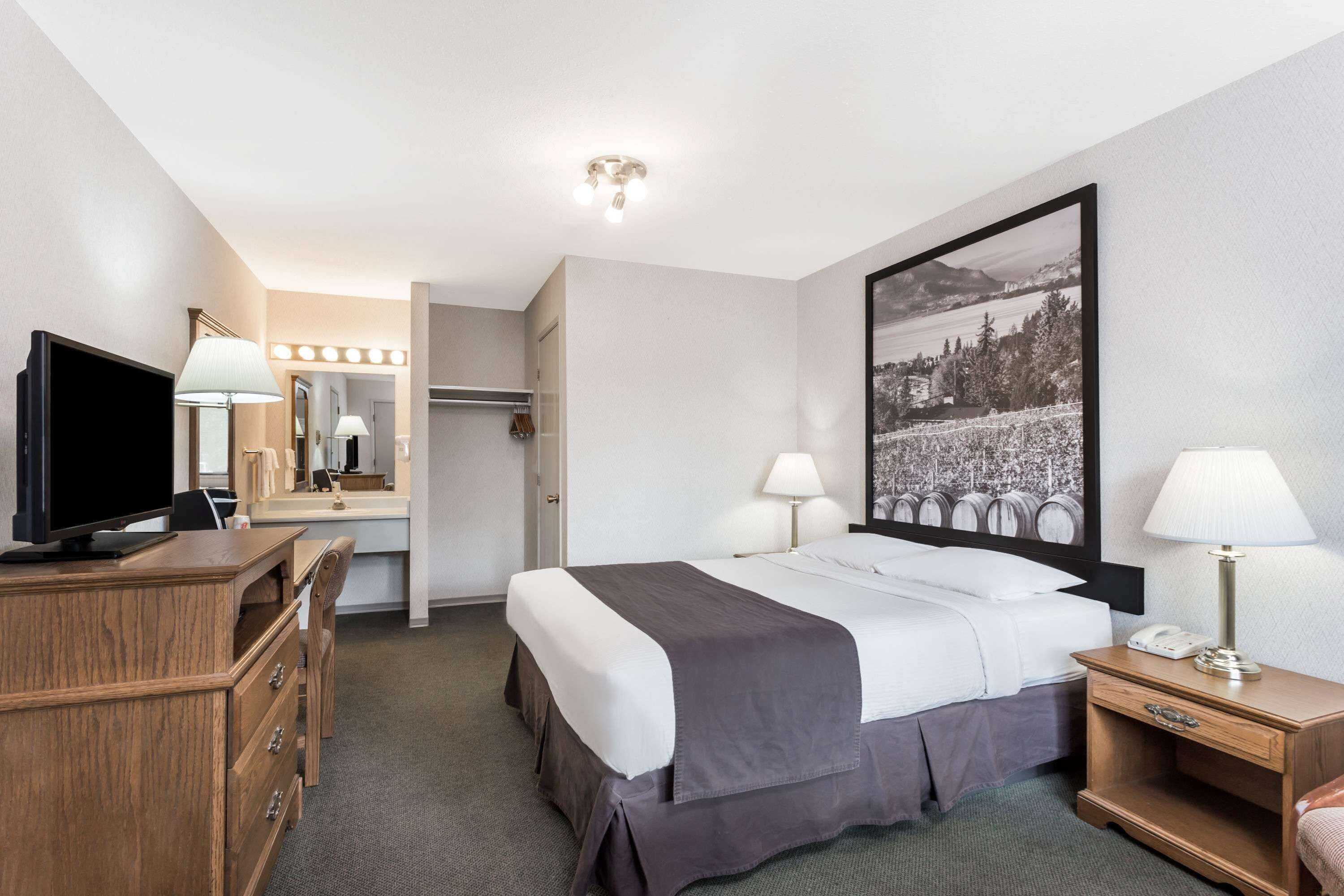 Gift card for Super 8 by Wyndham Kelowna BC Gift card for Super 8 by Wyndham Kelowna BC